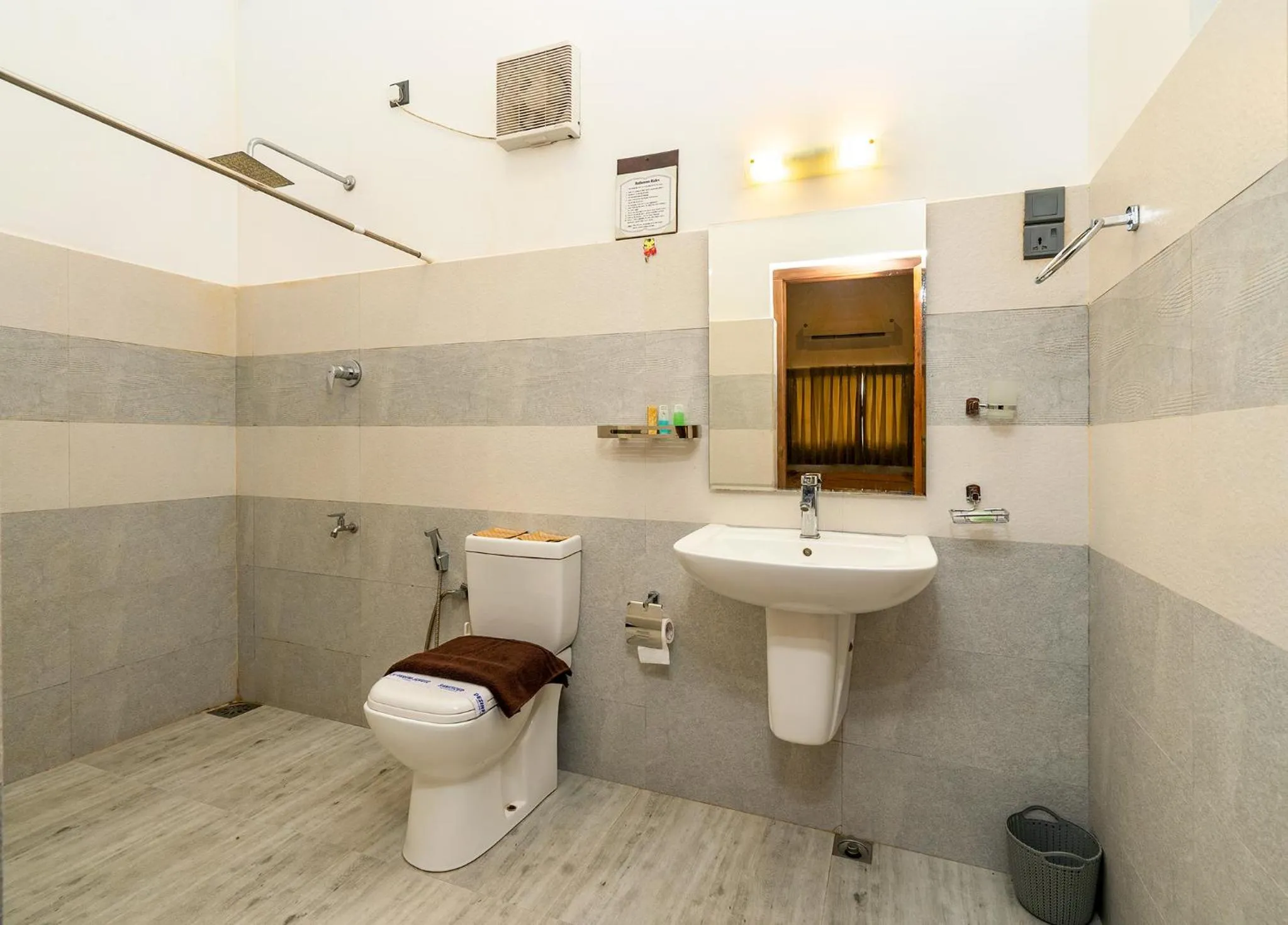 Bathroom in Mailagama Cinnamon Residence