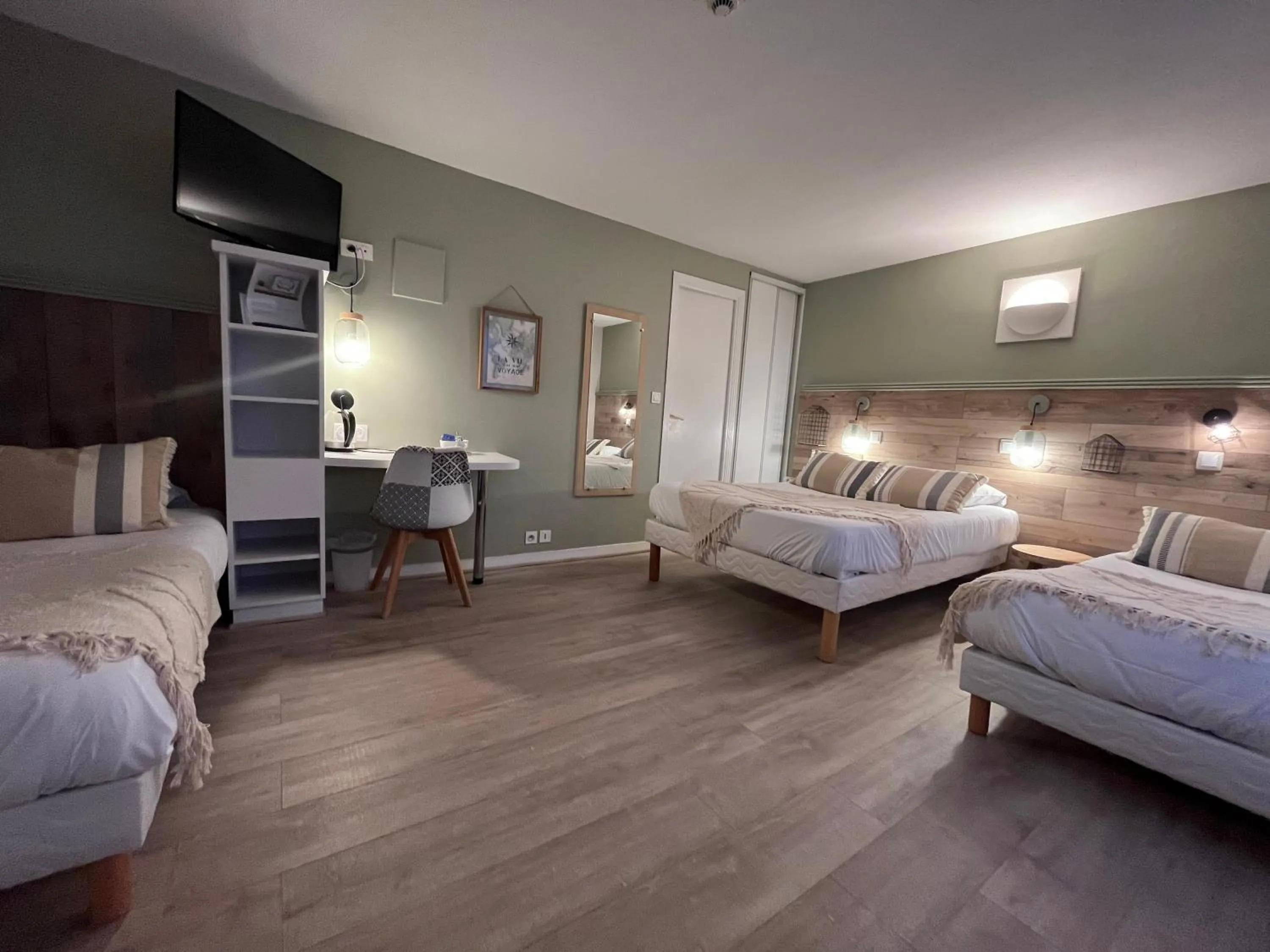 Bed in L'Acadie Brasserie Plage