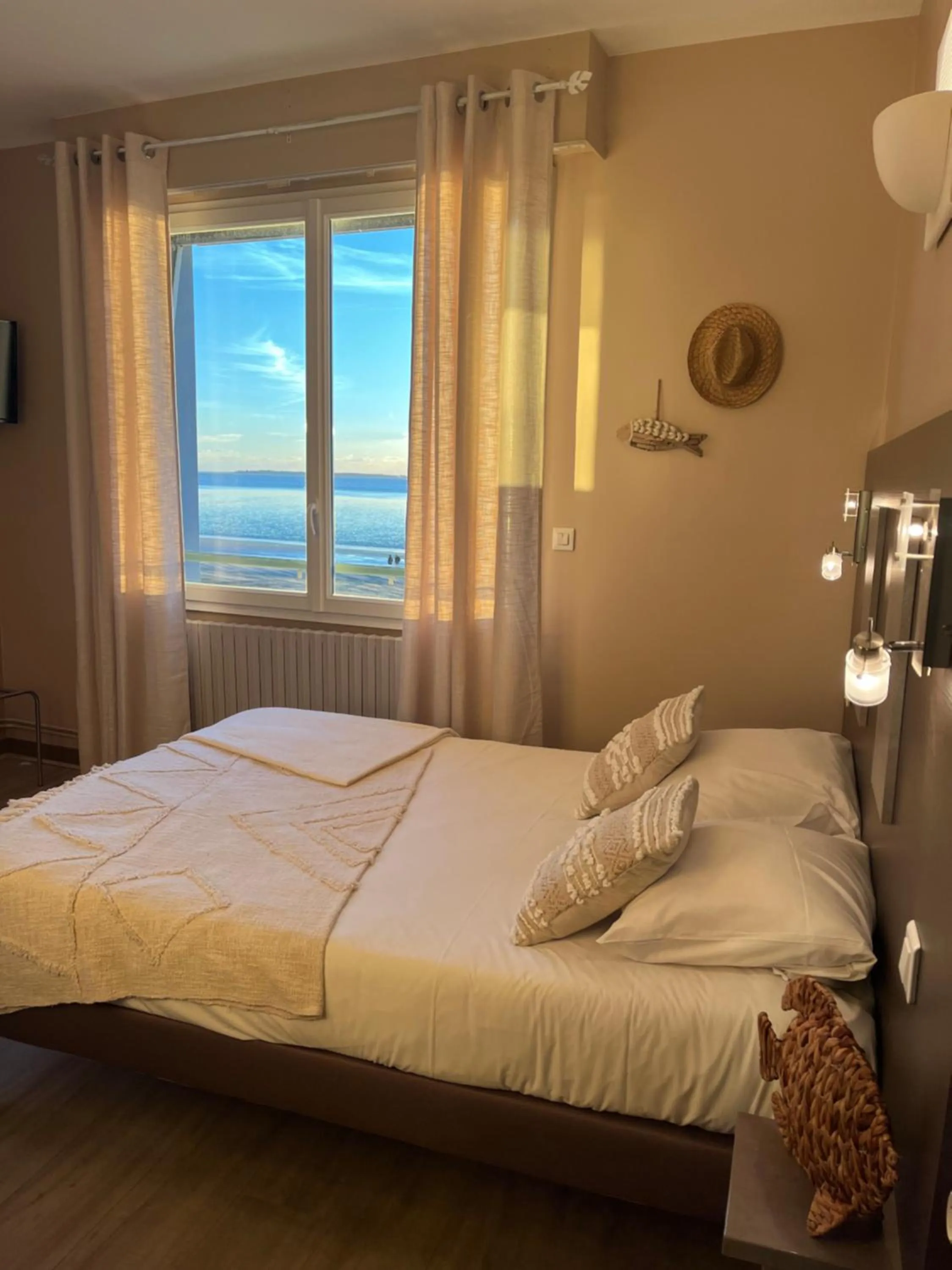 Bed in L'Acadie Brasserie Plage