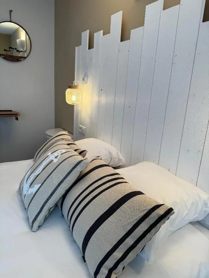 Bed in L'Acadie Brasserie Plage