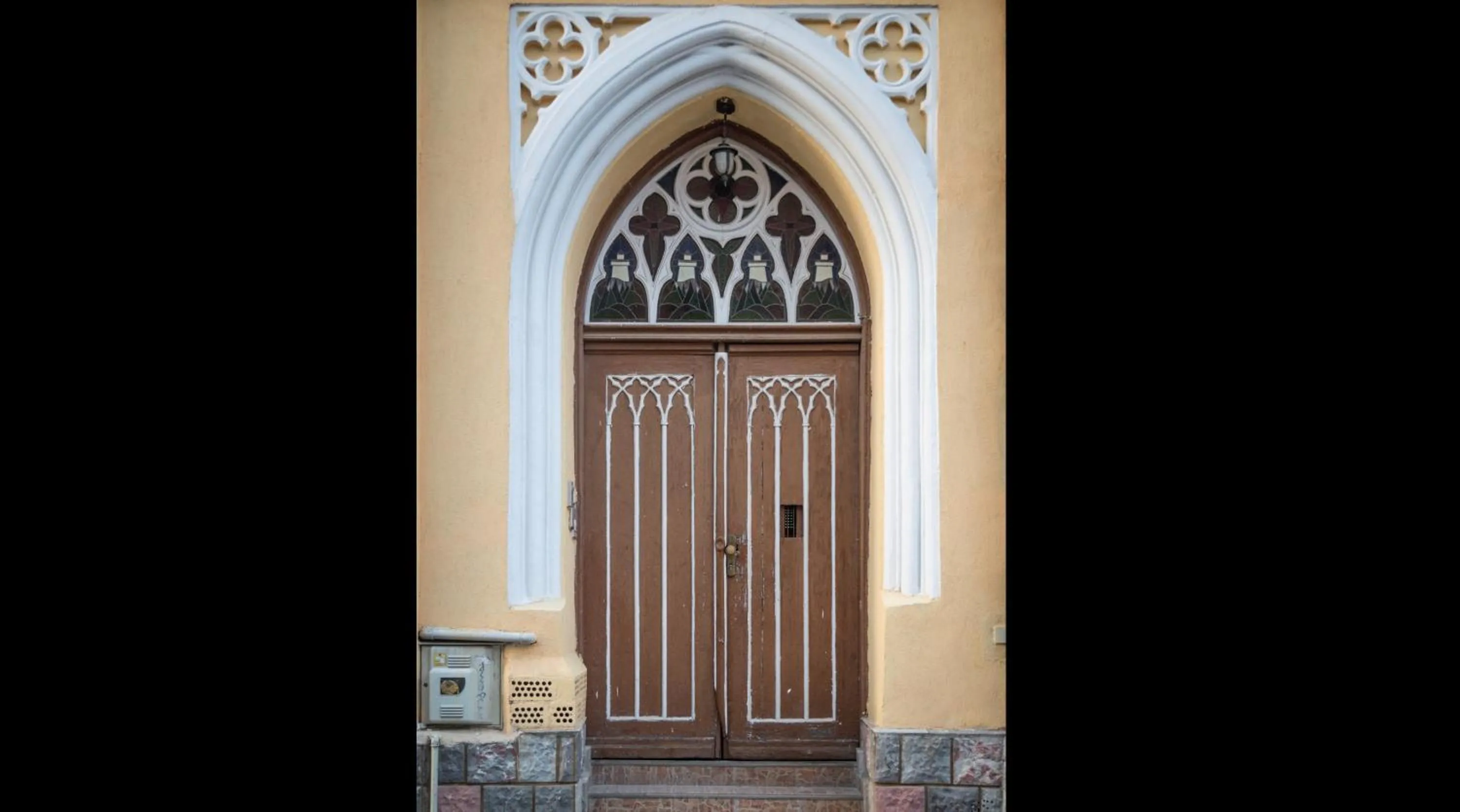 Facade/entrance in Aki Apartment