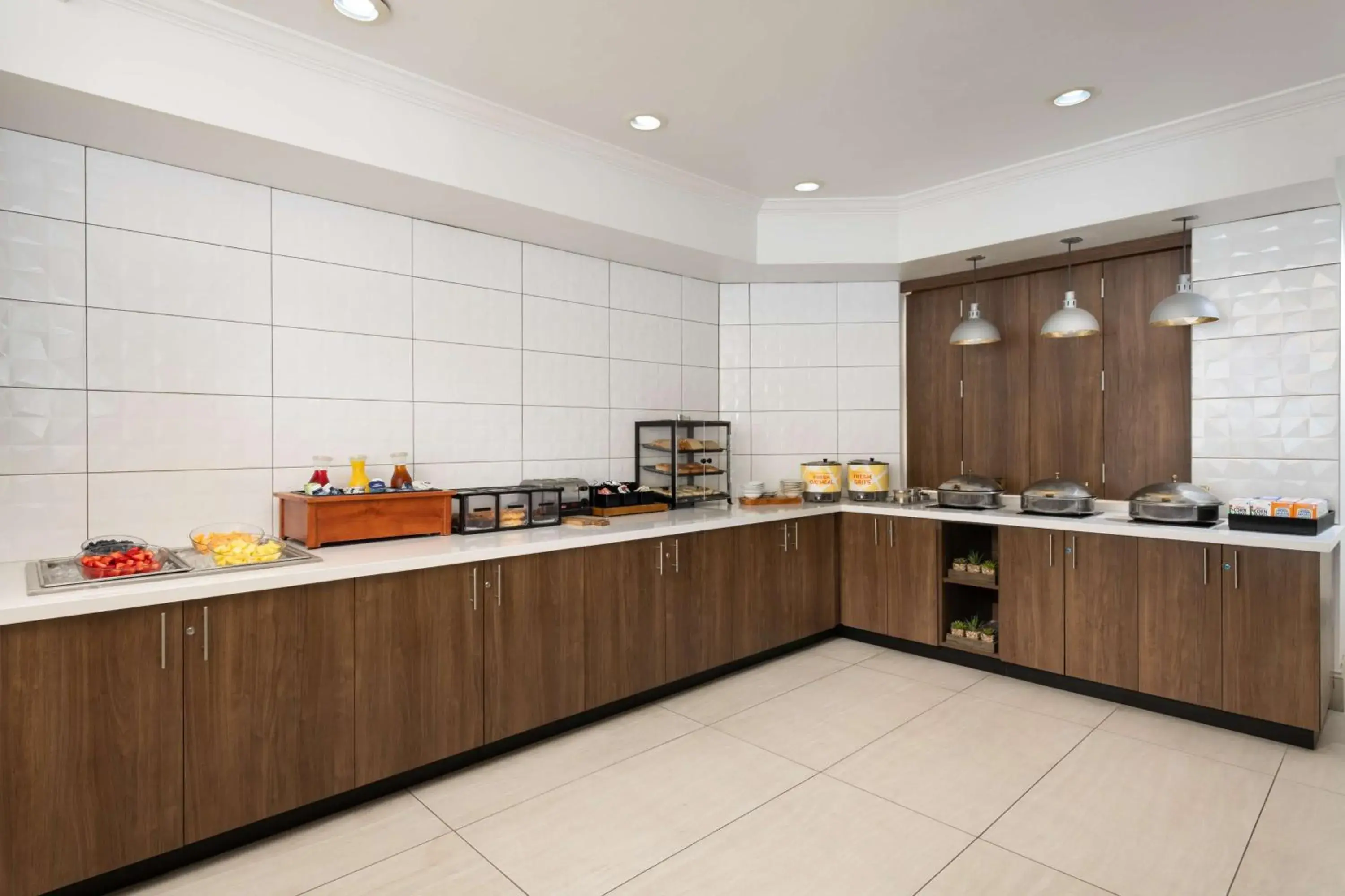 Restaurant/places to eat in Hilton Garden Inn Tallahassee Restaurant/places to eat in Hilton Garden Inn Tallahassee