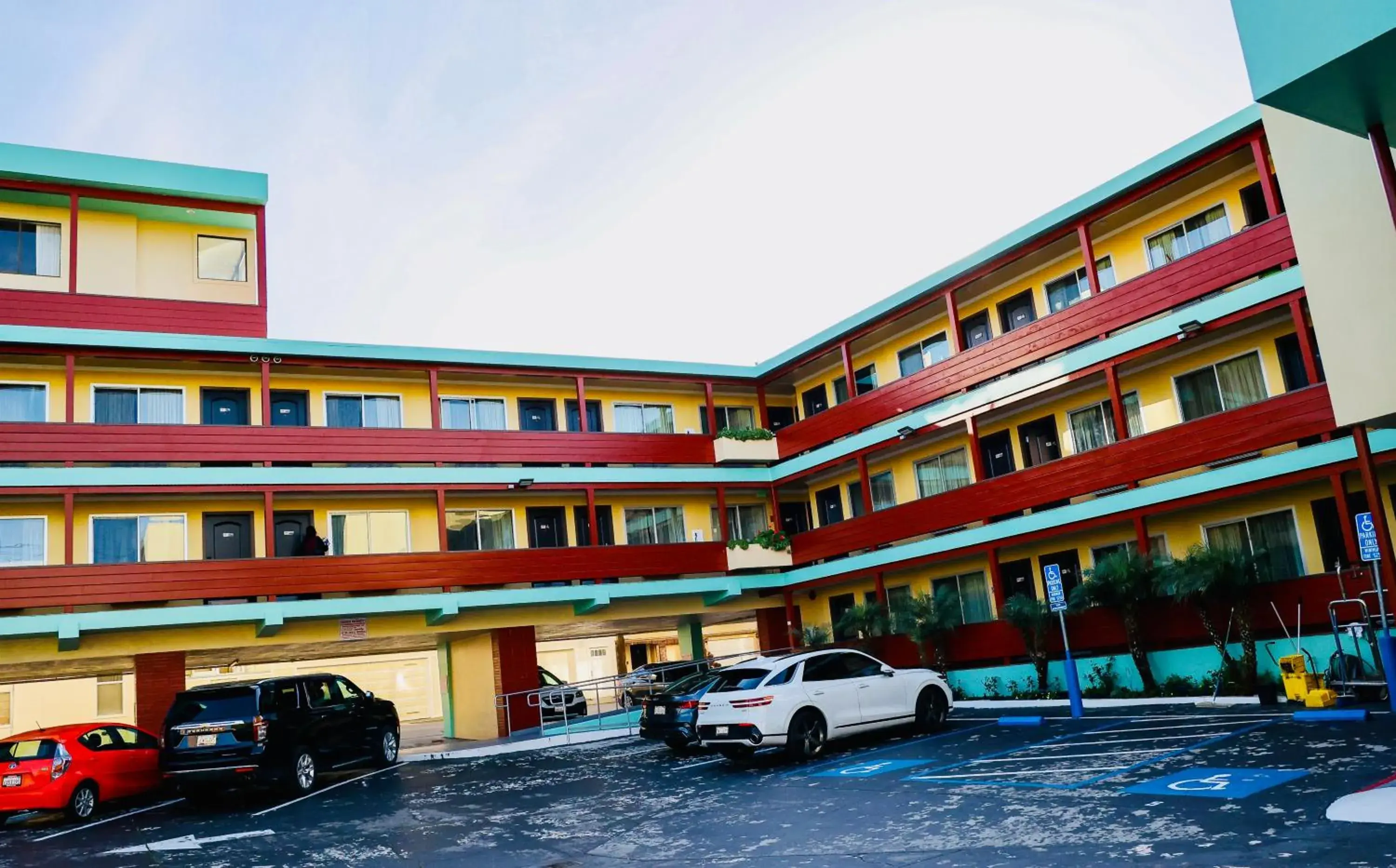 Property building in Motel Capri Property building in Motel Capri