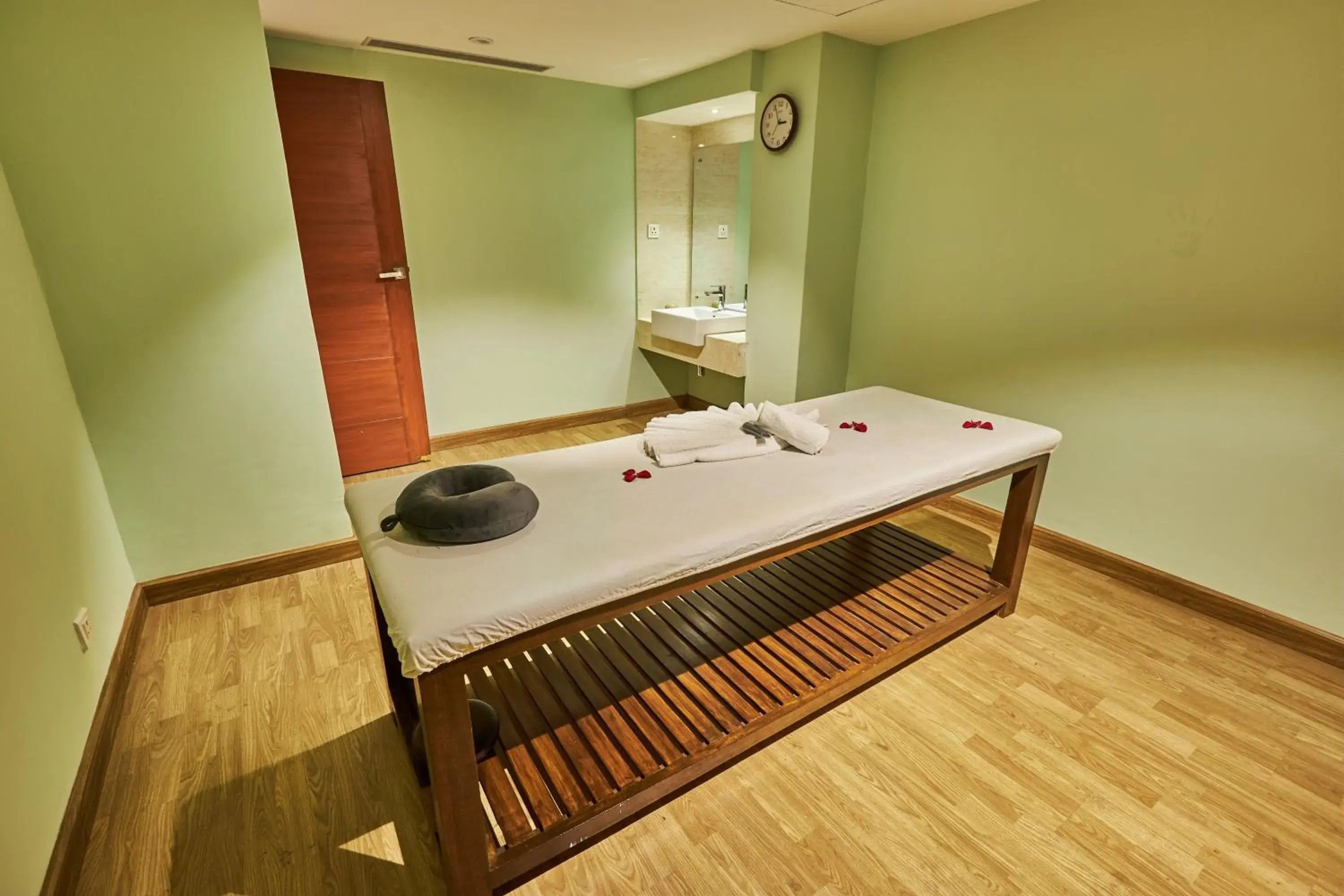 Spa and wellness centre/facilities in Hotel Crowne Imperial Spa and wellness centre/facilities in Hotel Crowne Imperial