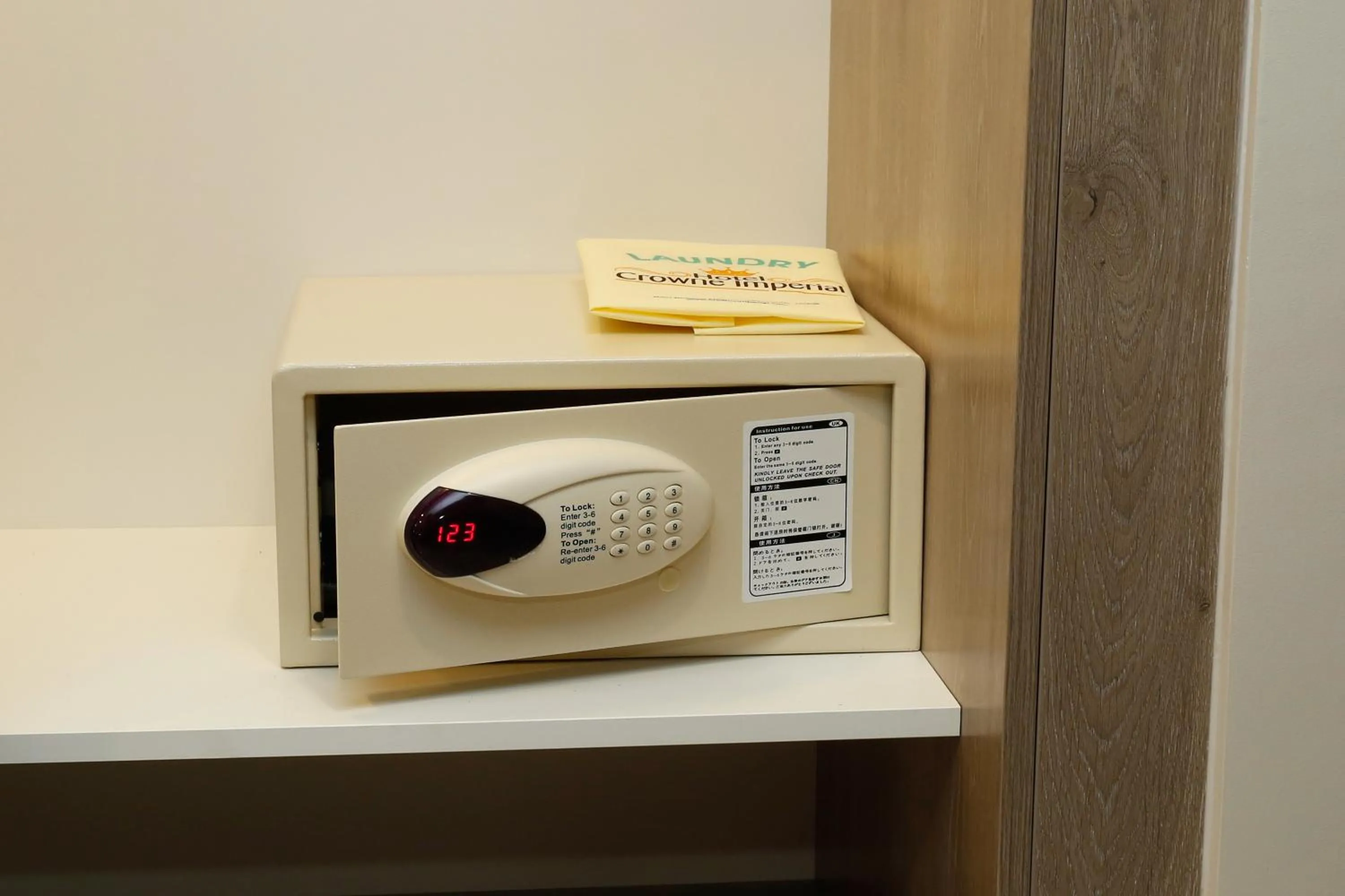 safe in Hotel Crowne Imperial