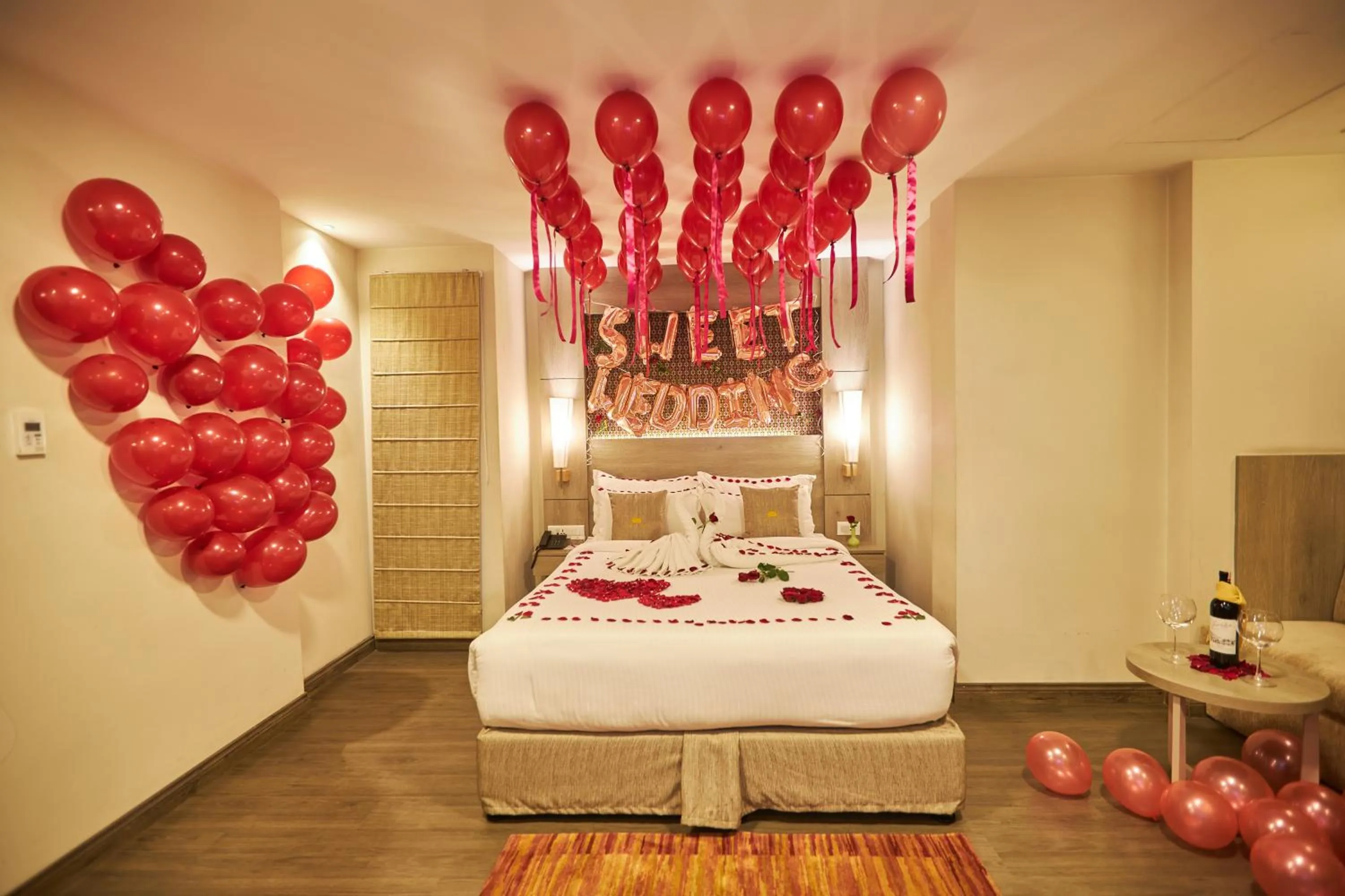 Bed in Hotel Crowne Imperial