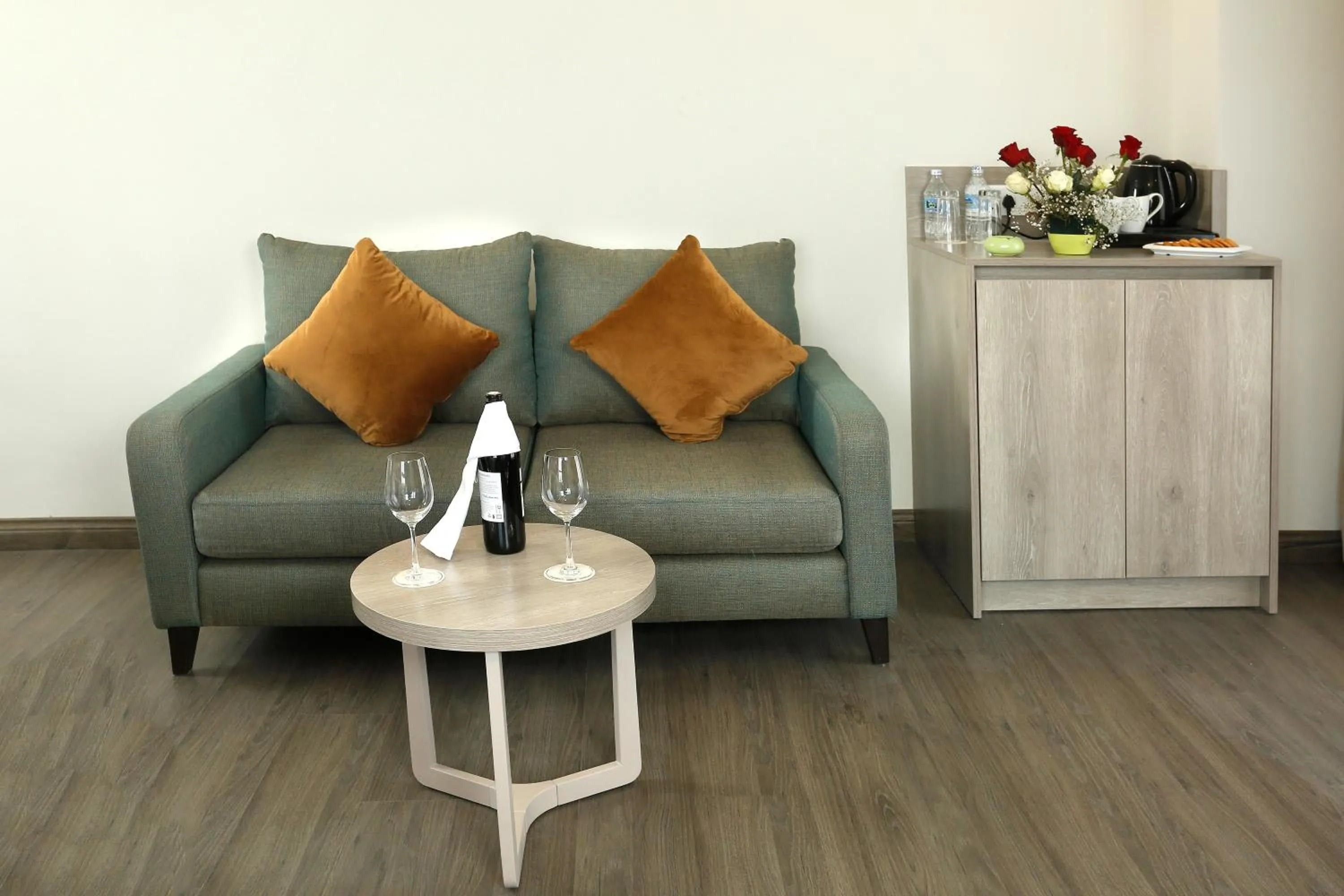 Seating area in Hotel Crowne Imperial