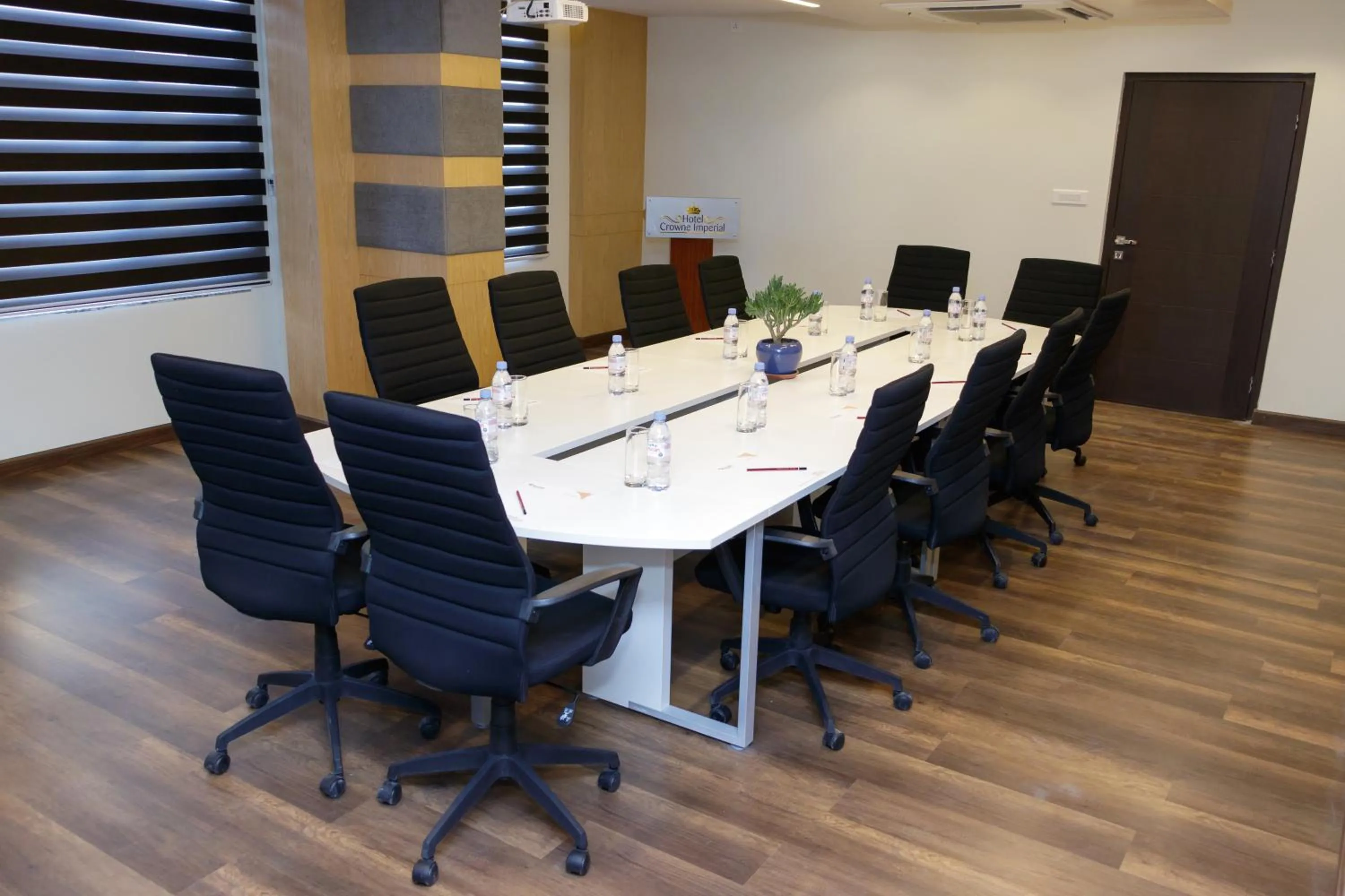 Meeting/conference room in Hotel Crowne Imperial