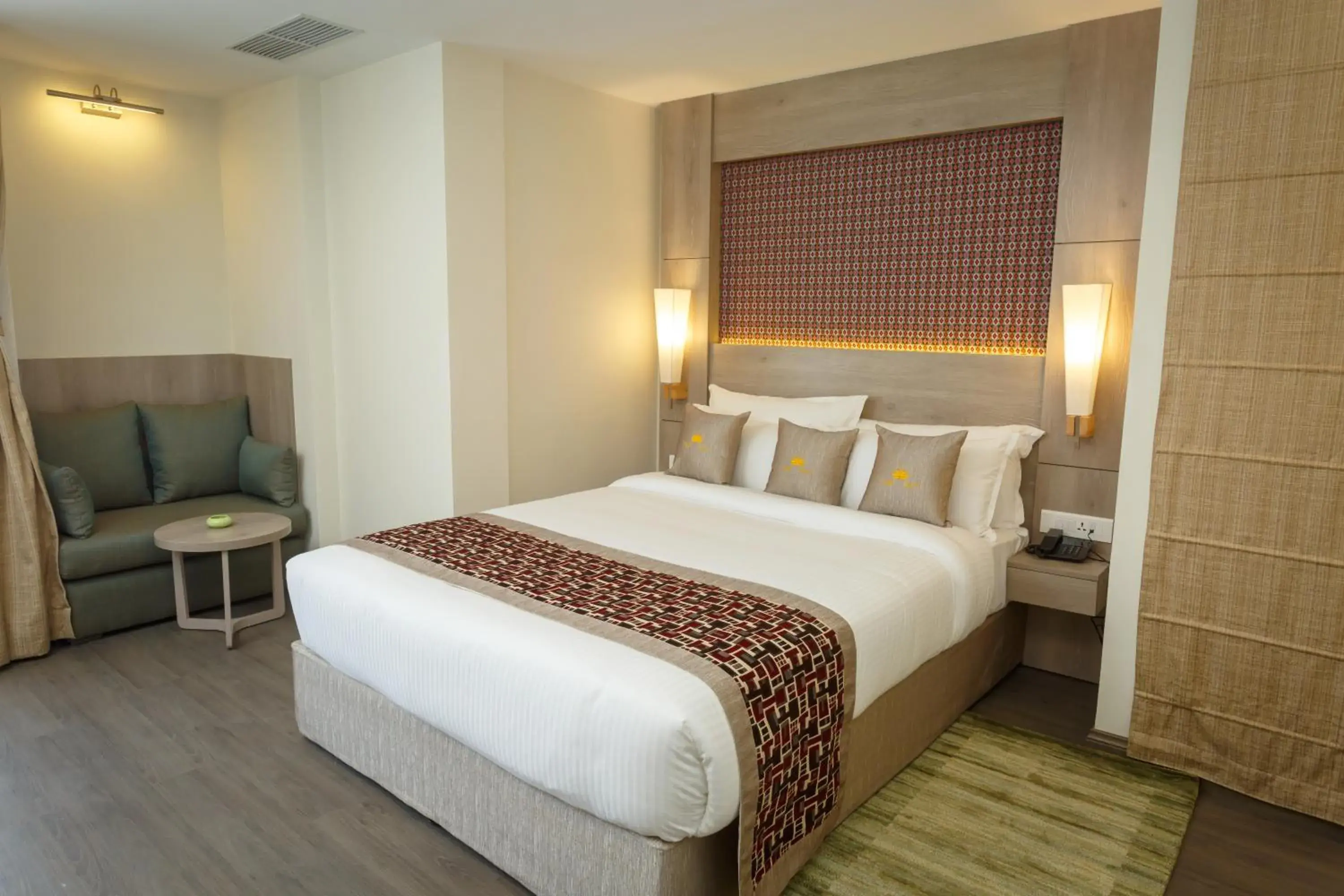 Bedroom, Bed in Hotel Crowne Imperial Bedroom, Bed in Hotel Crowne Imperial