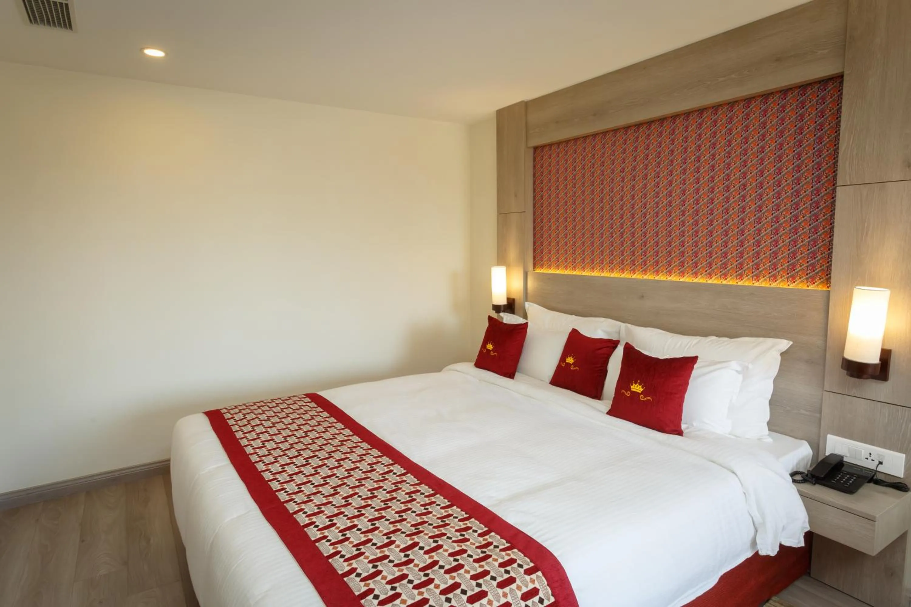 Bed in Hotel Crowne Imperial