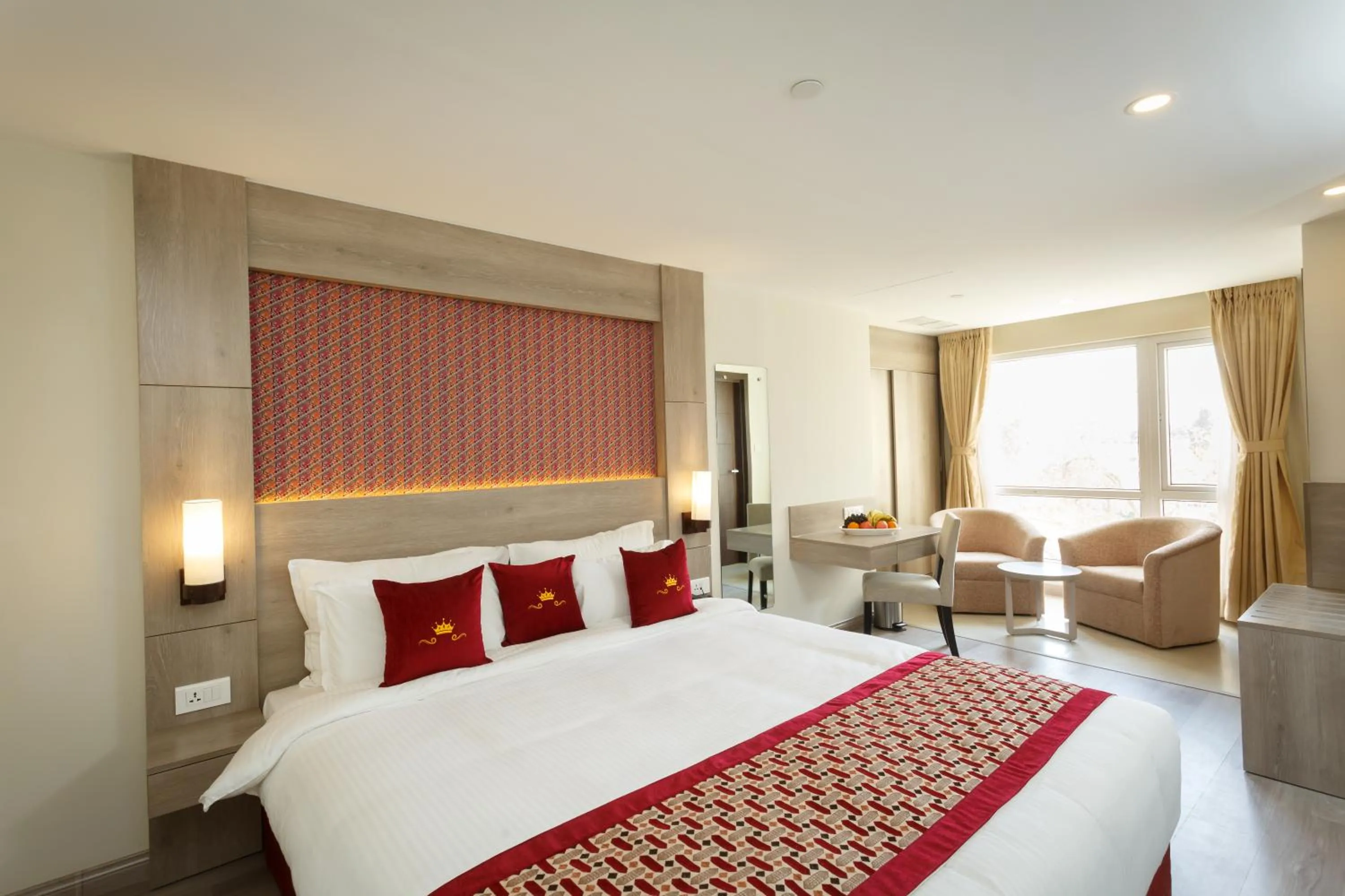 Bedroom, Bed in Hotel Crowne Imperial