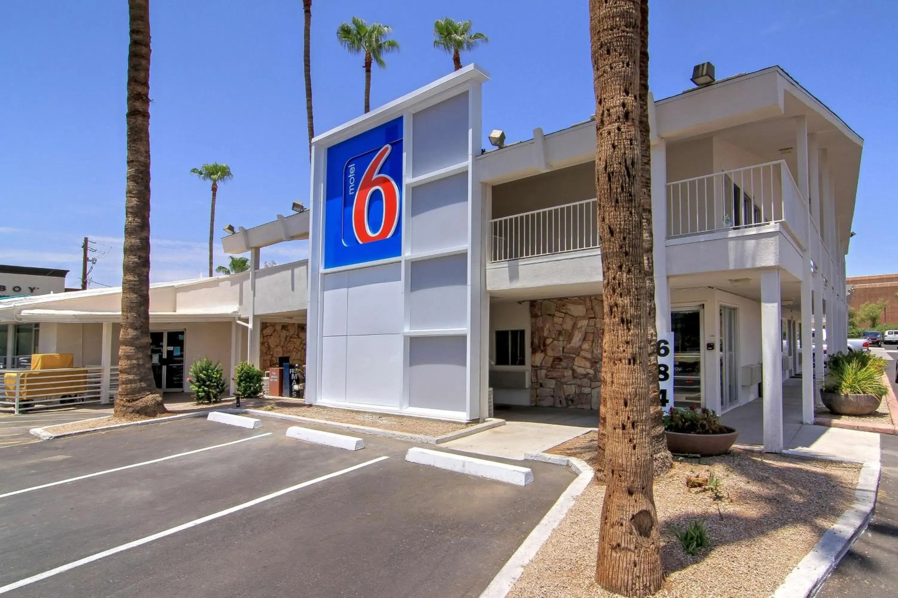 Property building in Motel 6 Old town Scottsdale Fashion Square Property building in Motel 6 Old town Scottsdale Fashion Square
