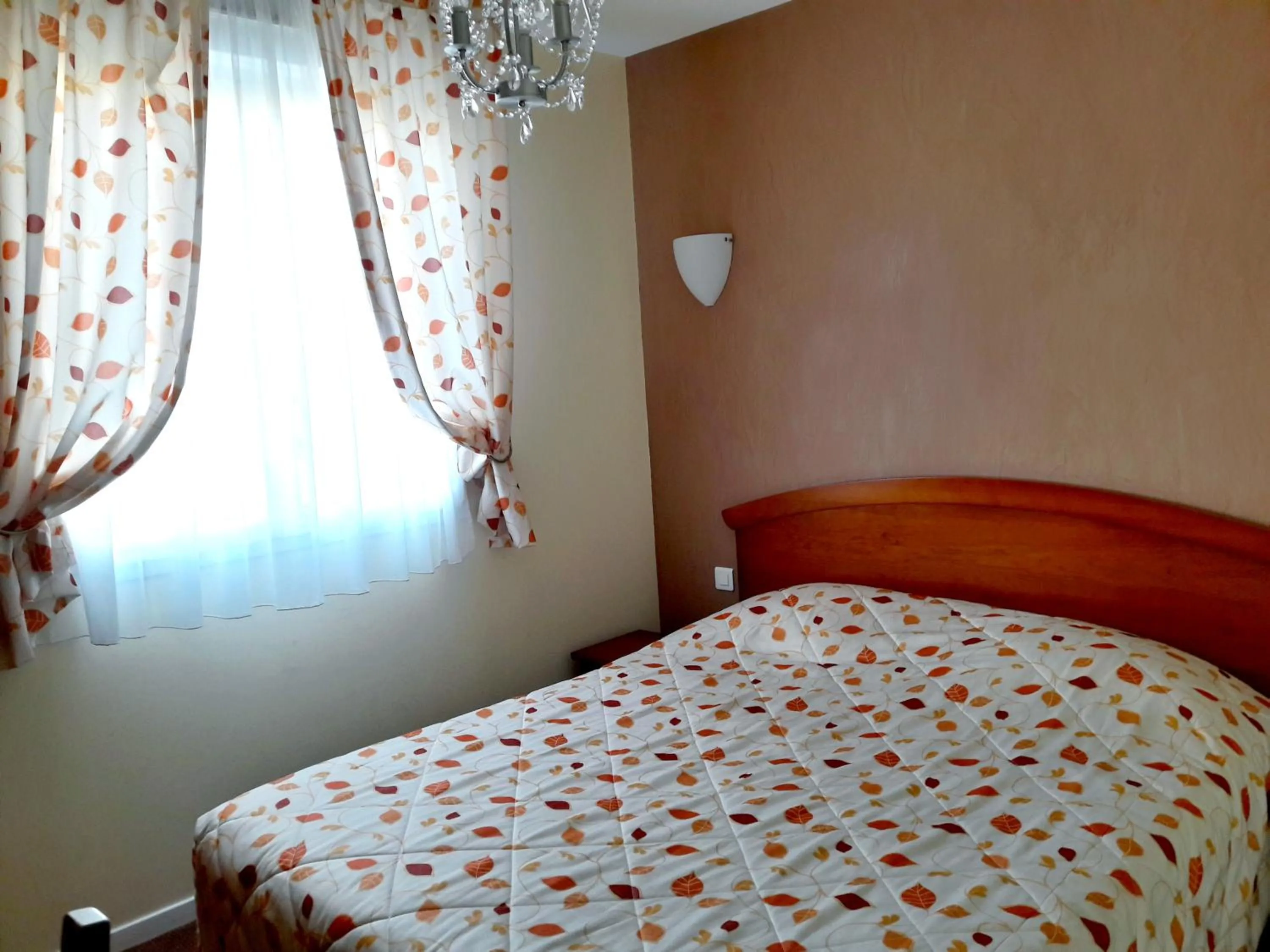 Bed in Logis Hôtel & Restaurant du Chemin des Dames