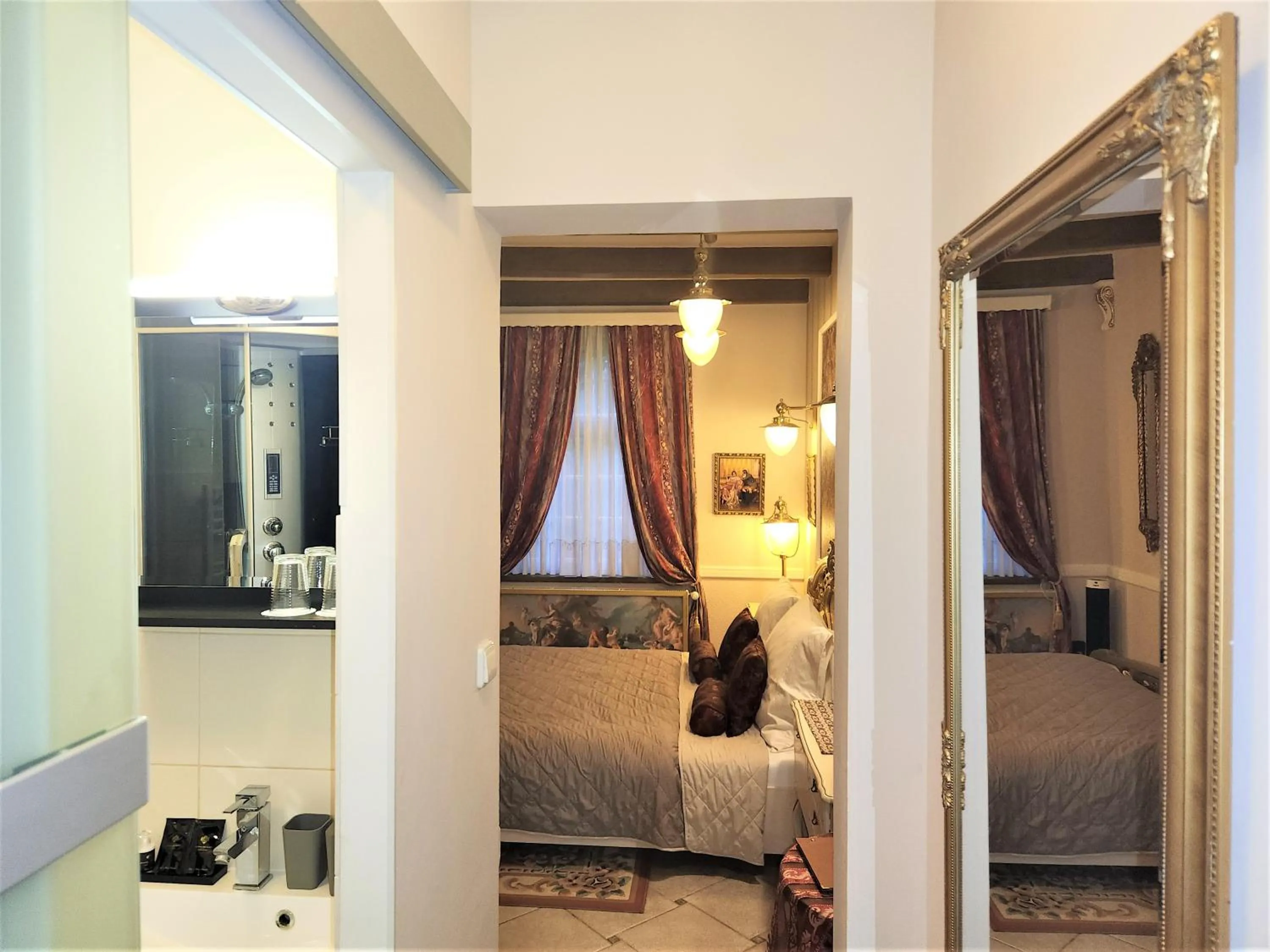 Photo of the whole room, Bed in Rezidence Zámeček - Boutique Hotel