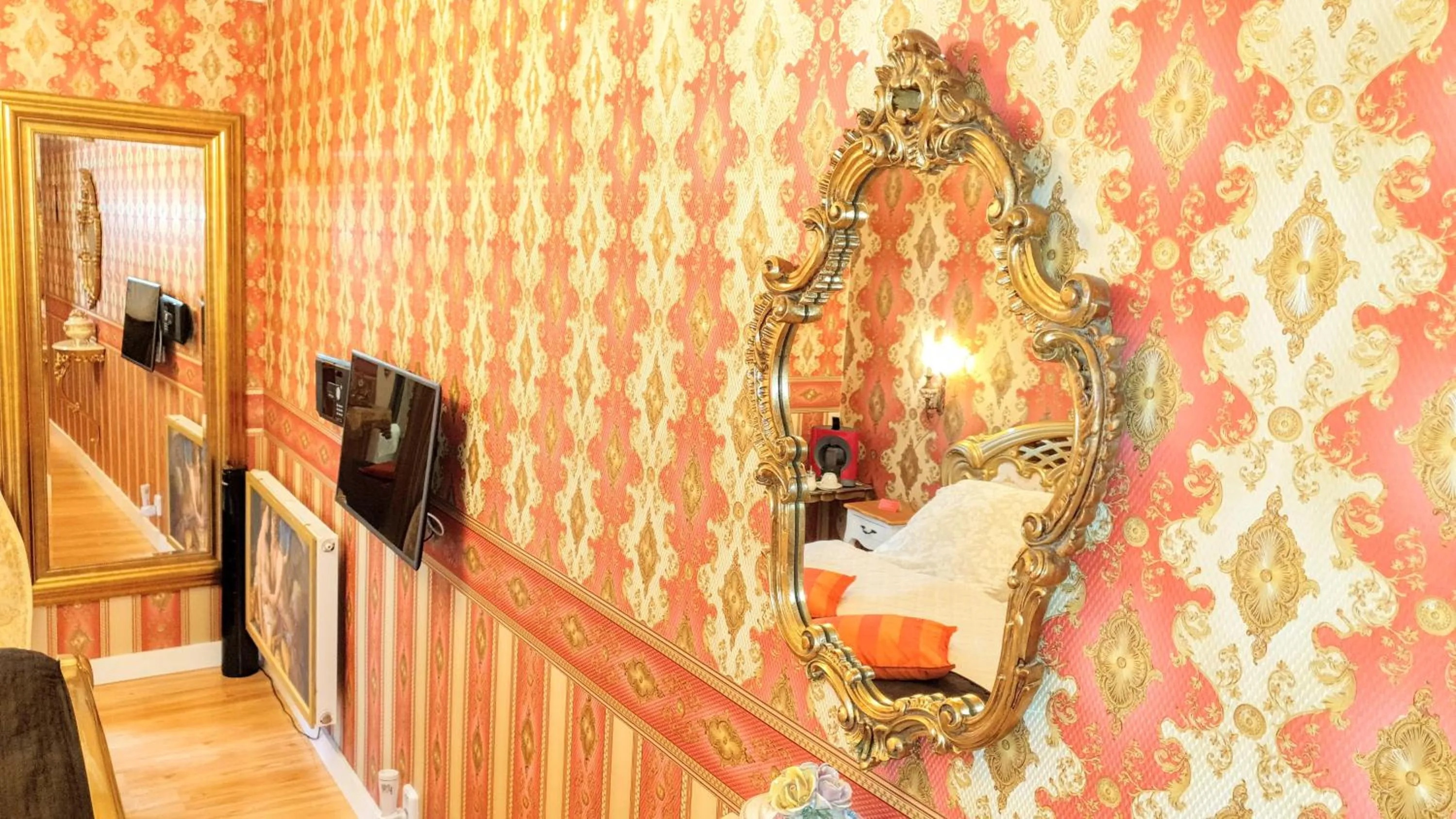 TV and multimedia in Rezidence Zámeček - Boutique Hotel