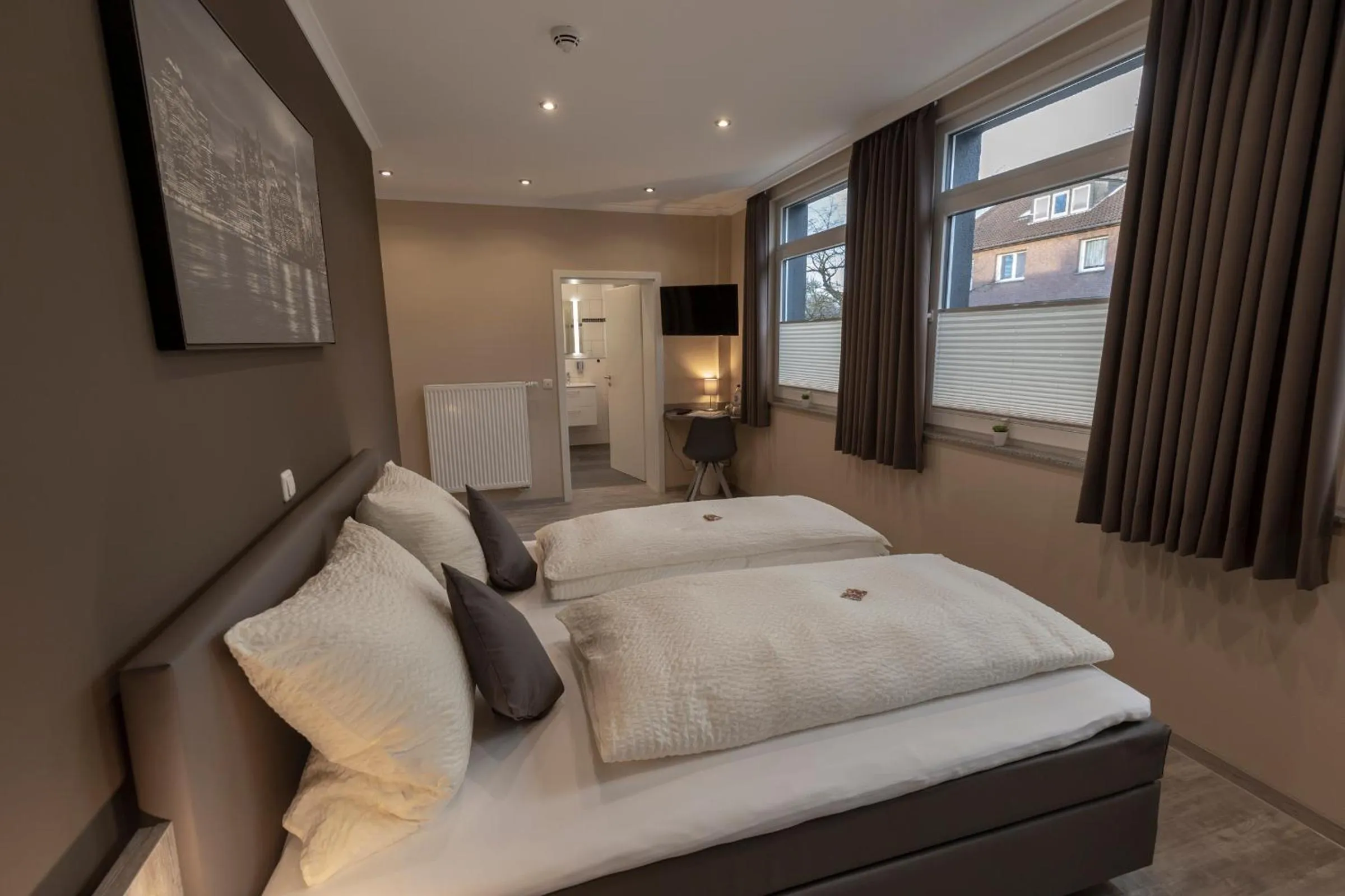 Photo of the whole room, Bed in Mey Hotel