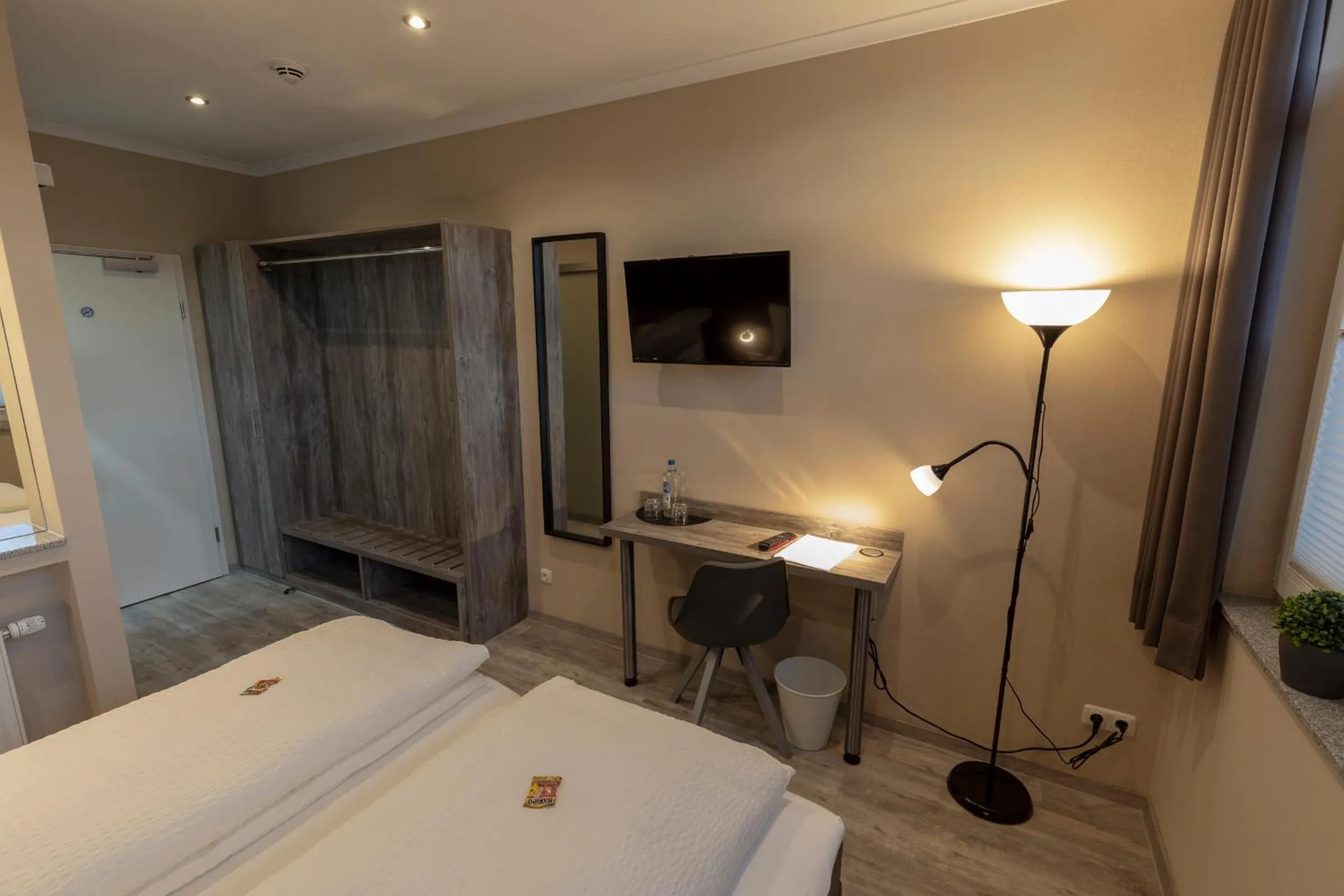 Photo of the whole room, Bed in Mey Hotel