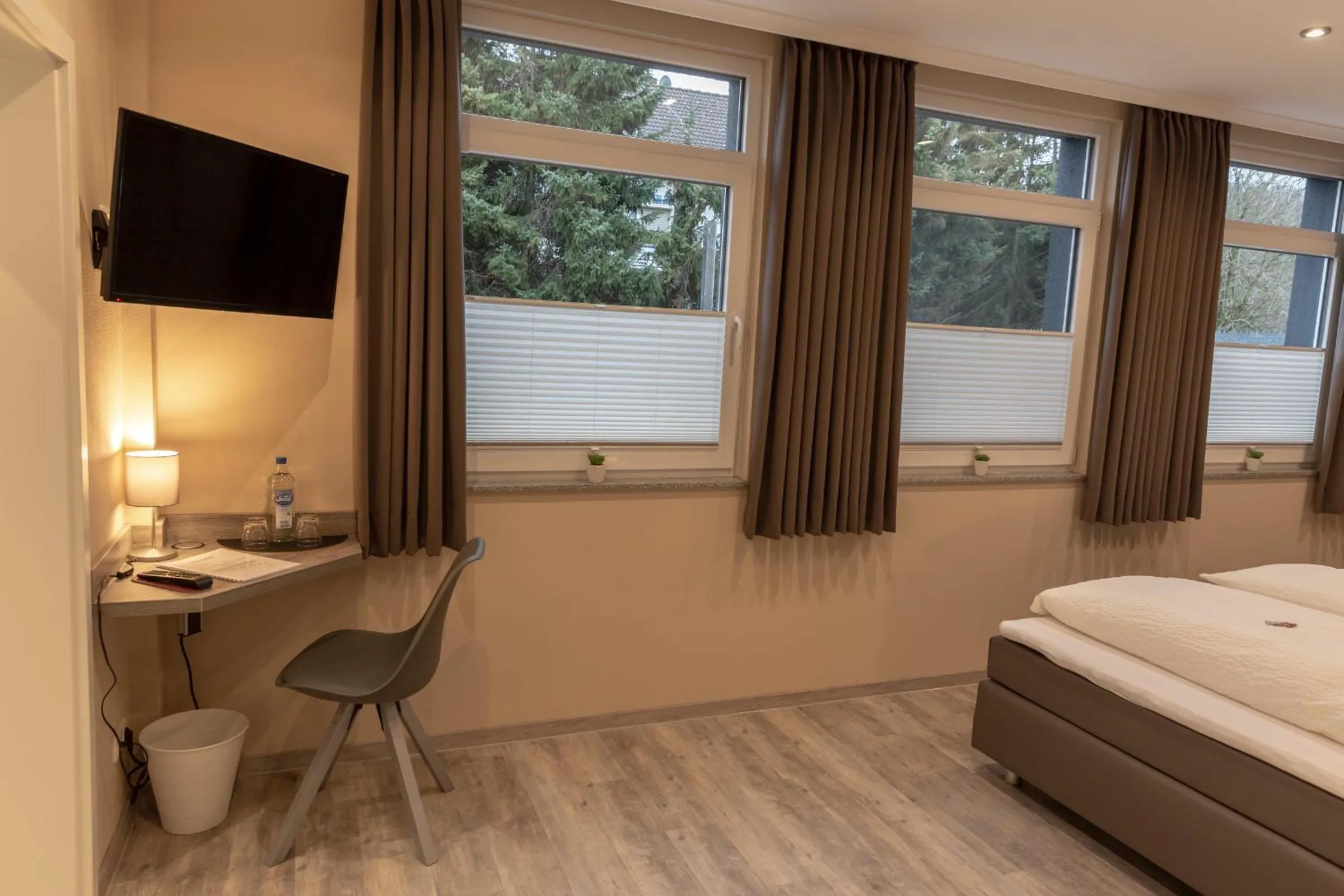 Photo of the whole room, Bed in Mey Hotel