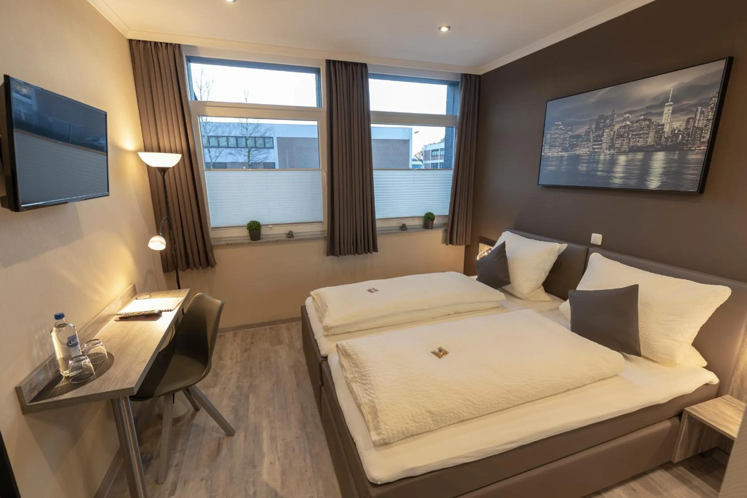 Photo of the whole room, Bed in Mey Hotel