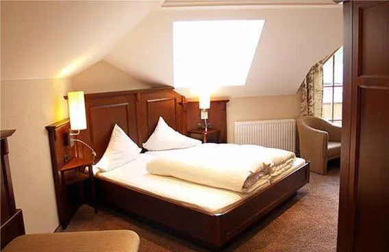 Day, Bed in Hotel Garni Caroline