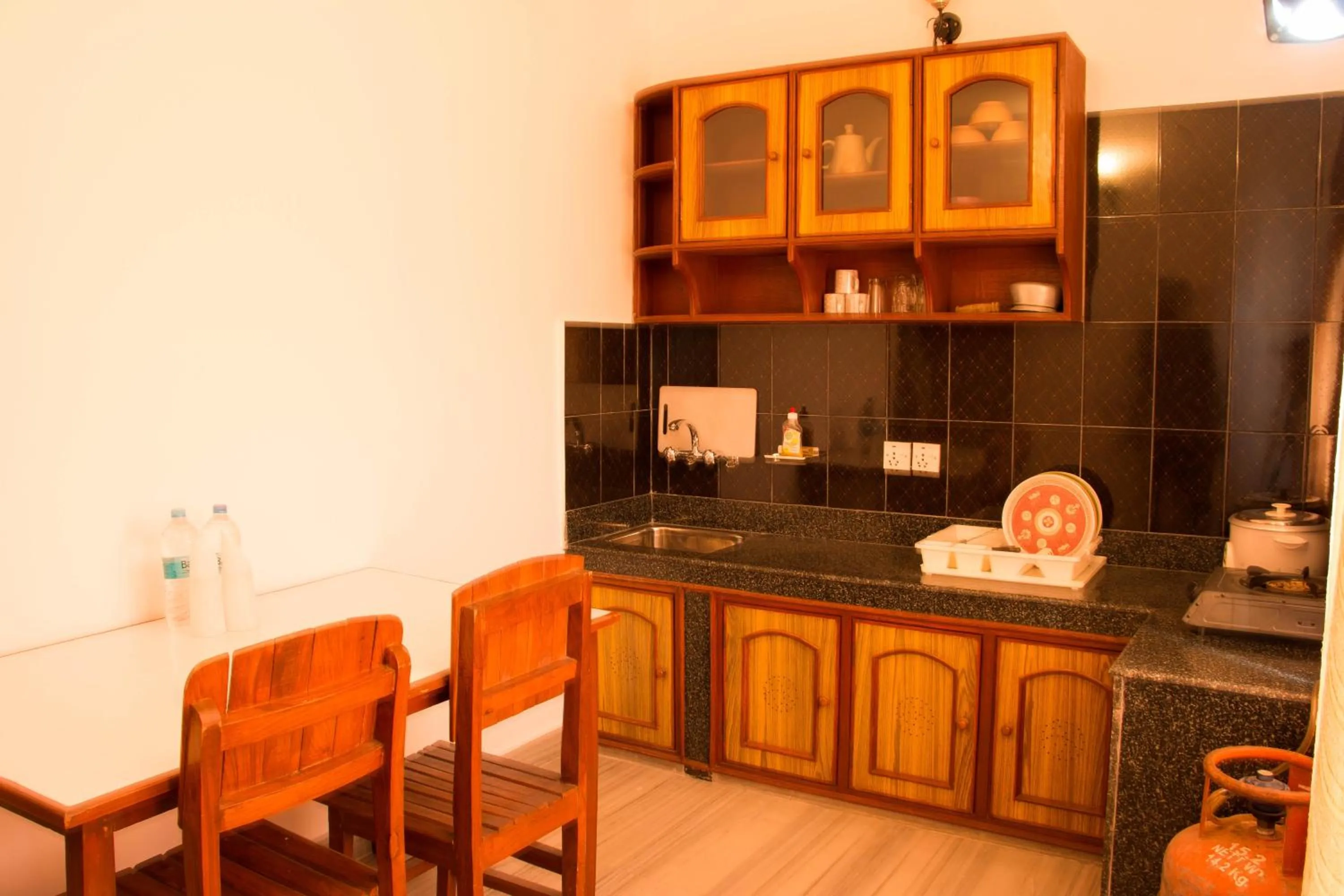 Communal kitchen in Hotel River Park