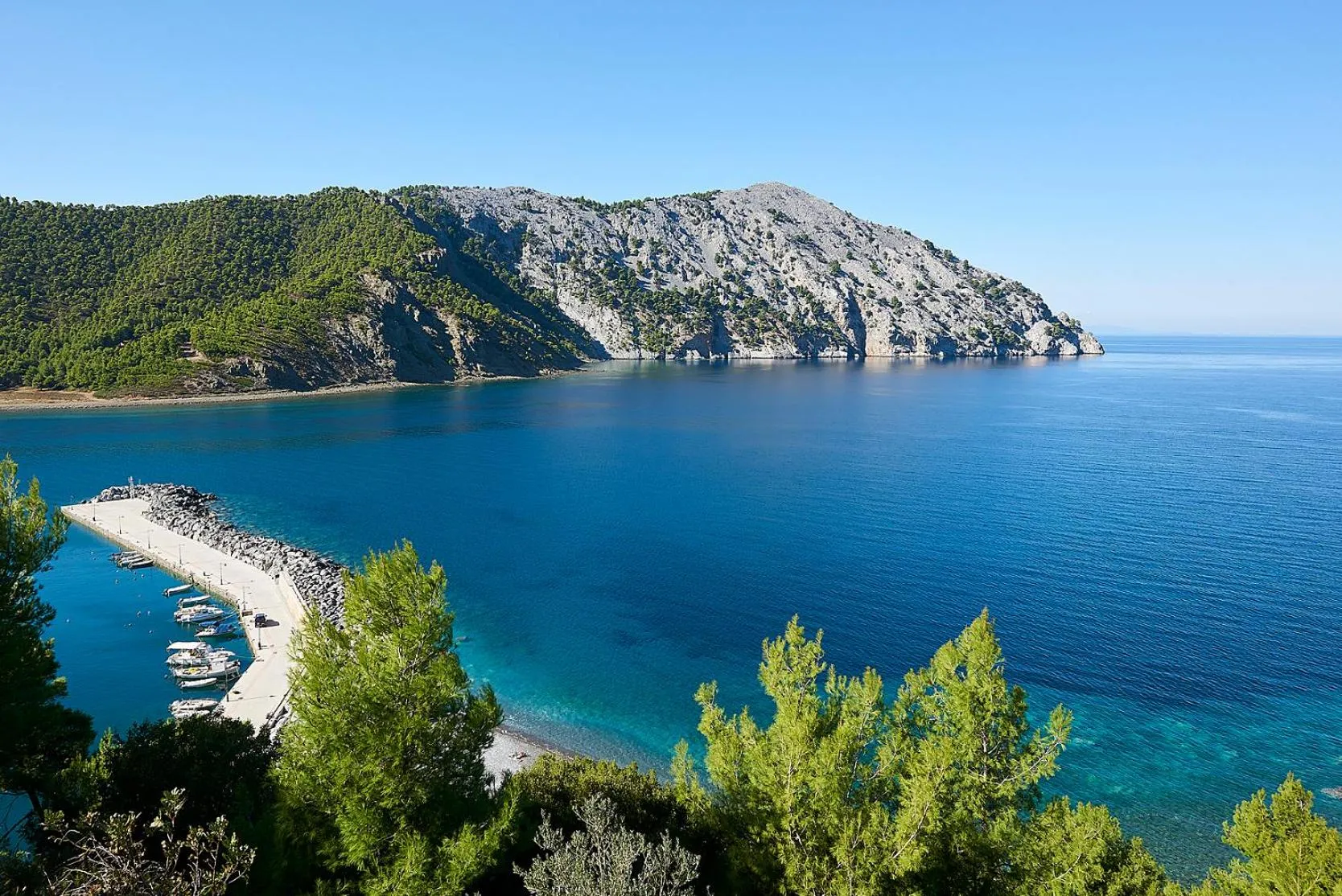 Mountain view in Xenia Residence & Suites