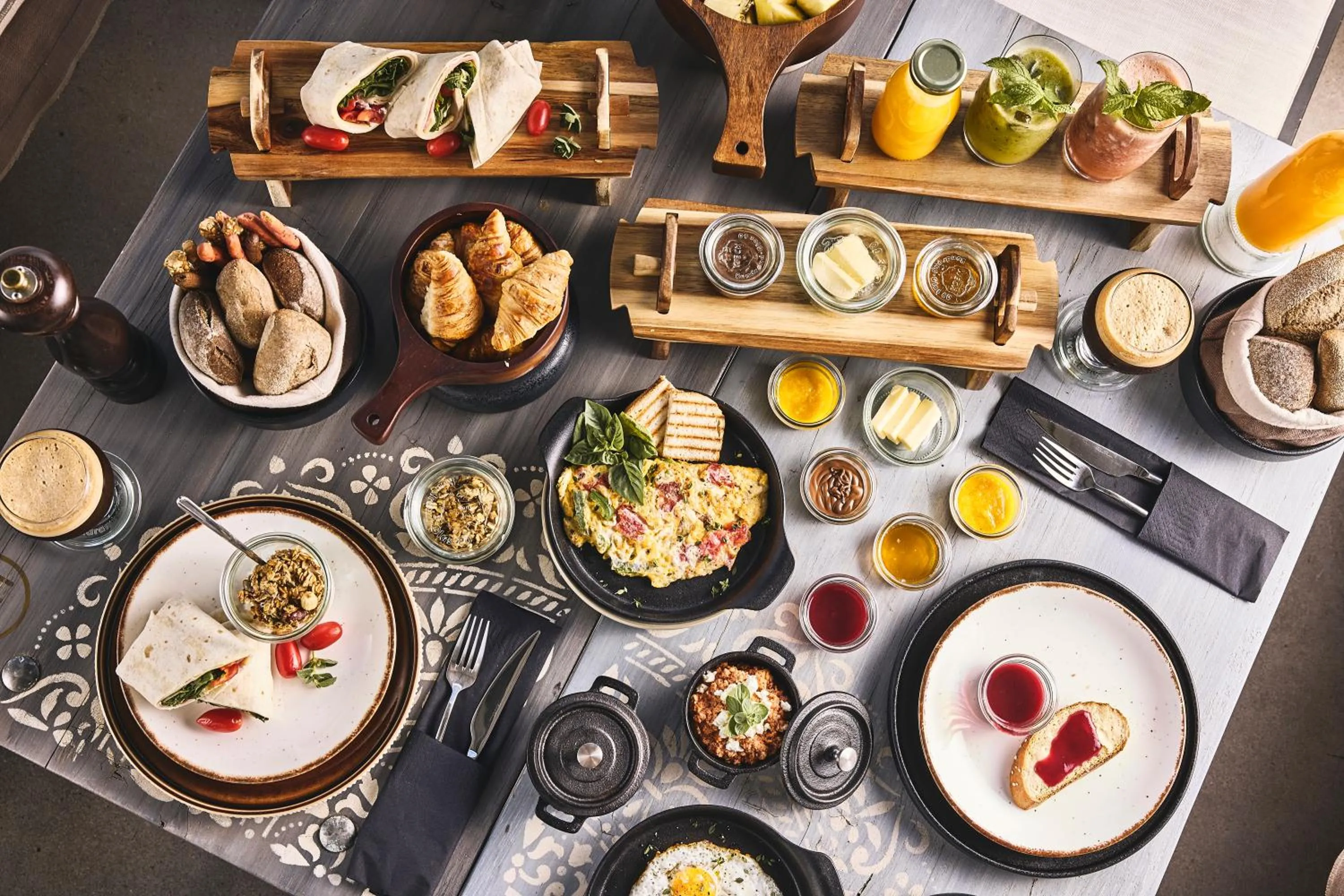 Breakfast in Xenia Residence & Suites