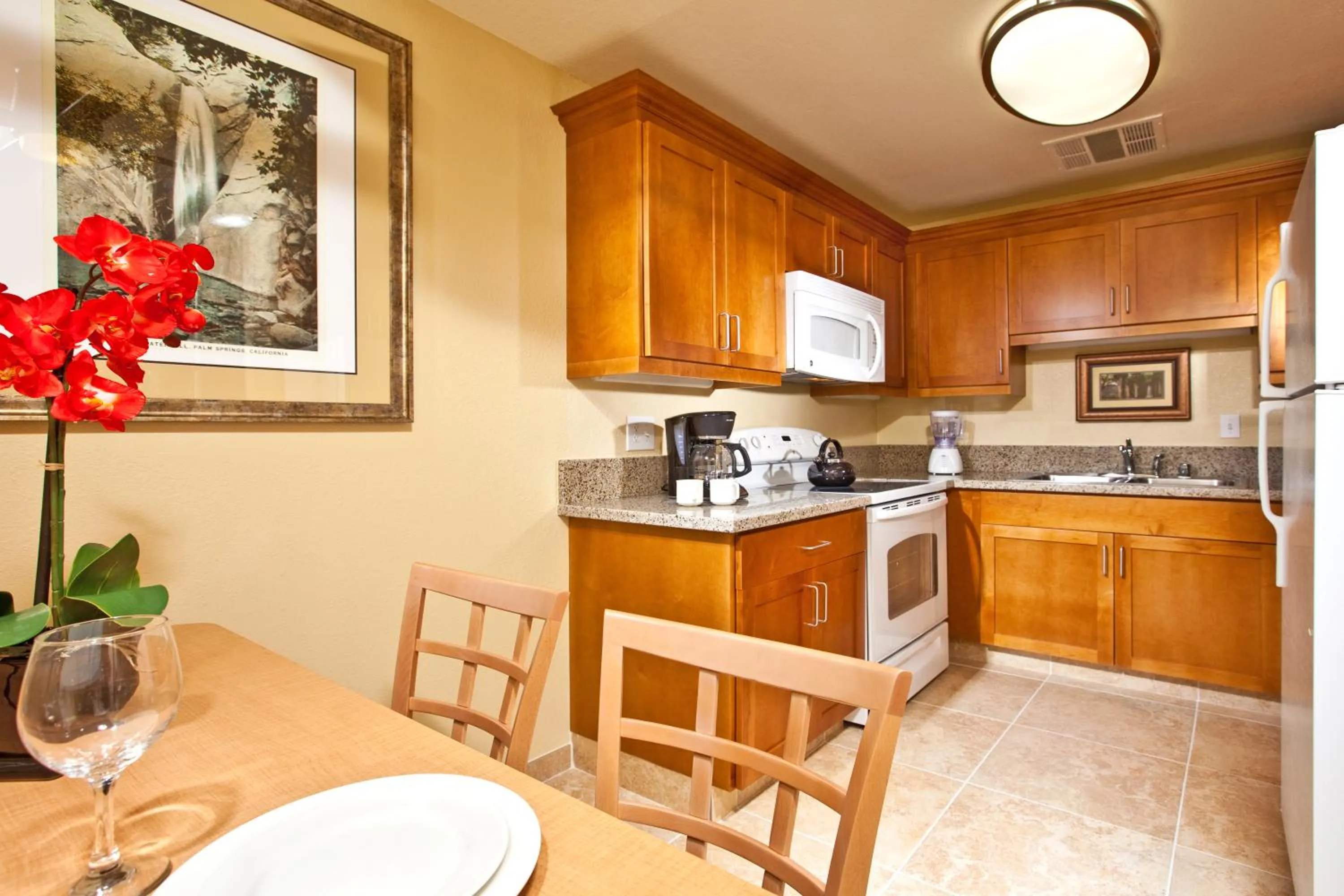 Kitchen or kitchenette in Desert Vacation Villas