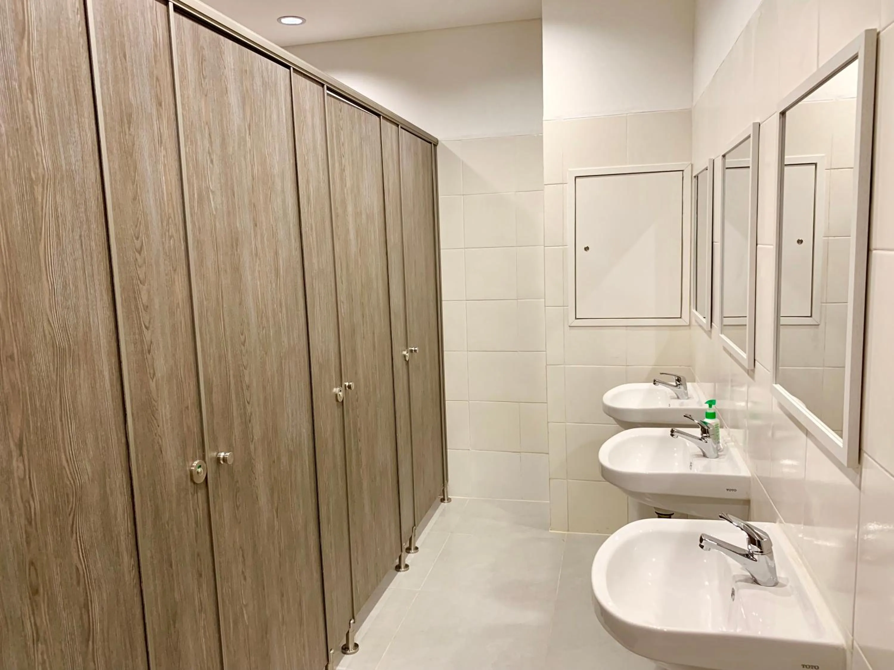 Shower in Stay Inn Hostel Jakarta