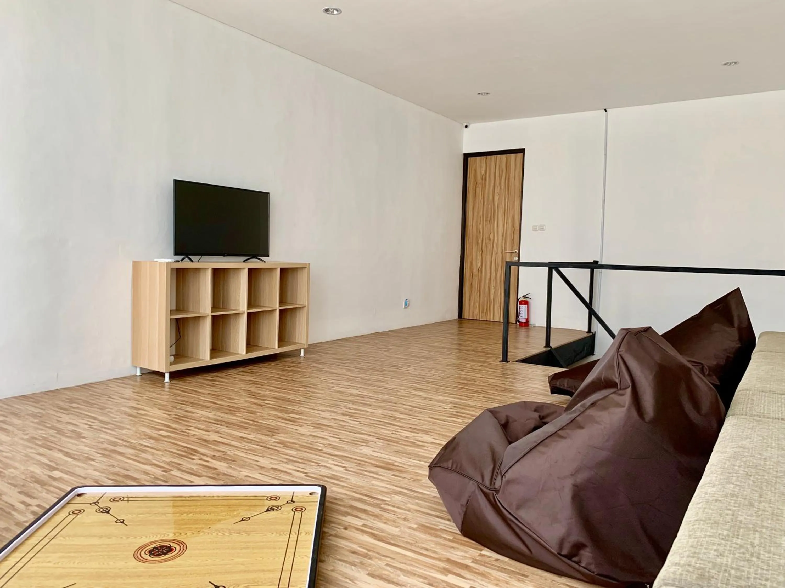 Communal lounge/ TV room in Stay Inn Hostel Jakarta