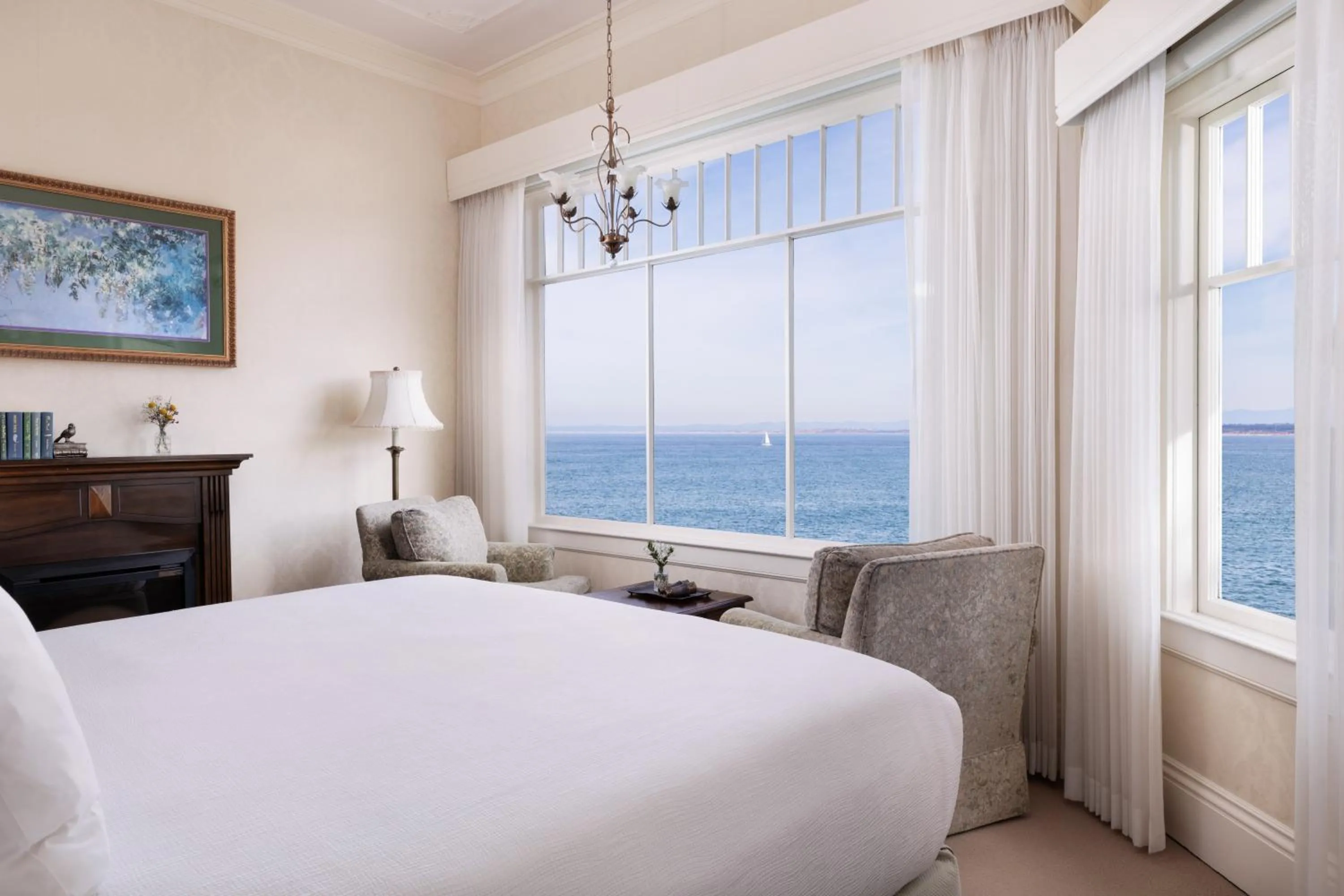 Bed in Seven Gables Inn on Monterey Bay, A Kirkwood Collection Hotel