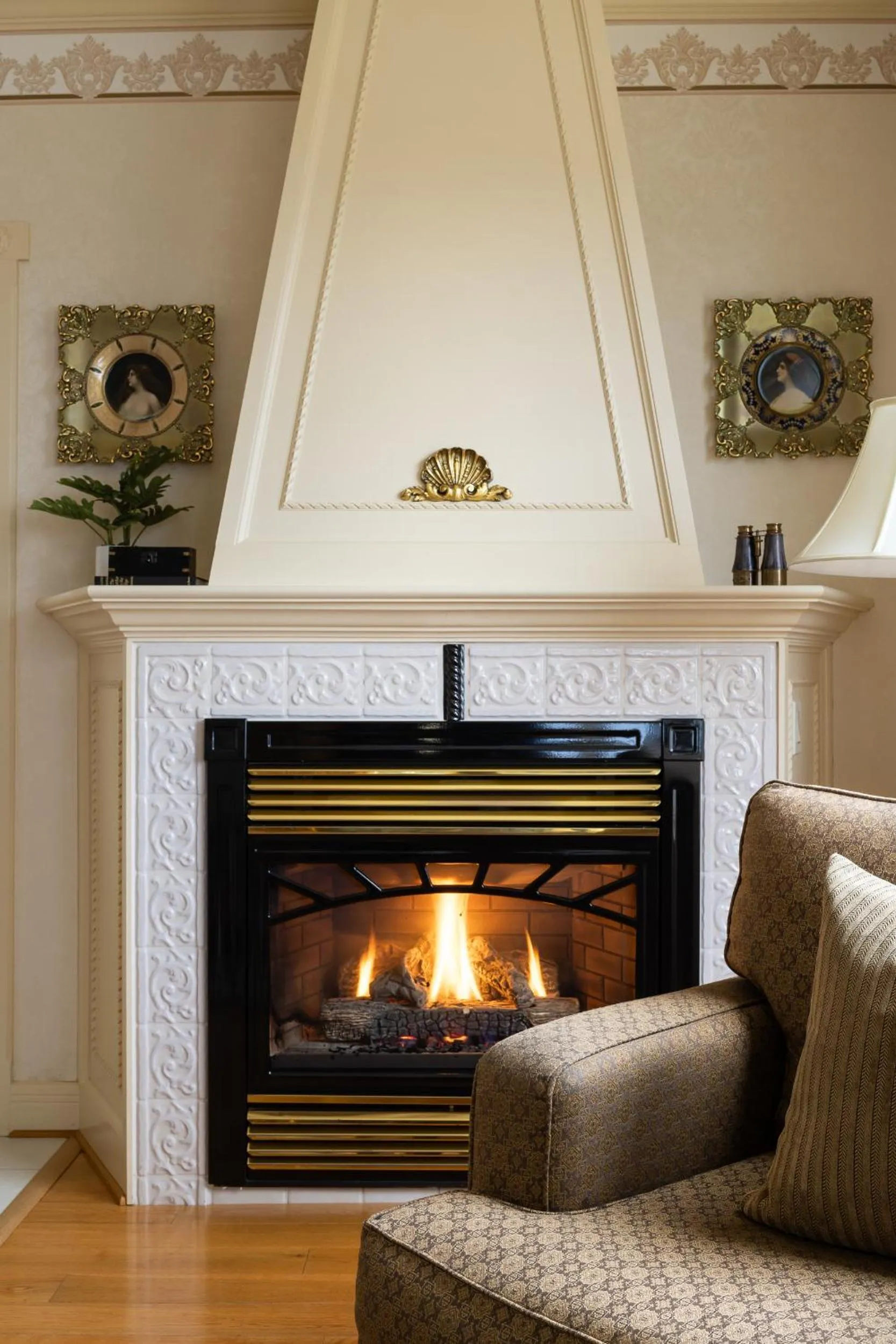 Living room in Seven Gables Inn on Monterey Bay, A Kirkwood Collection Hotel