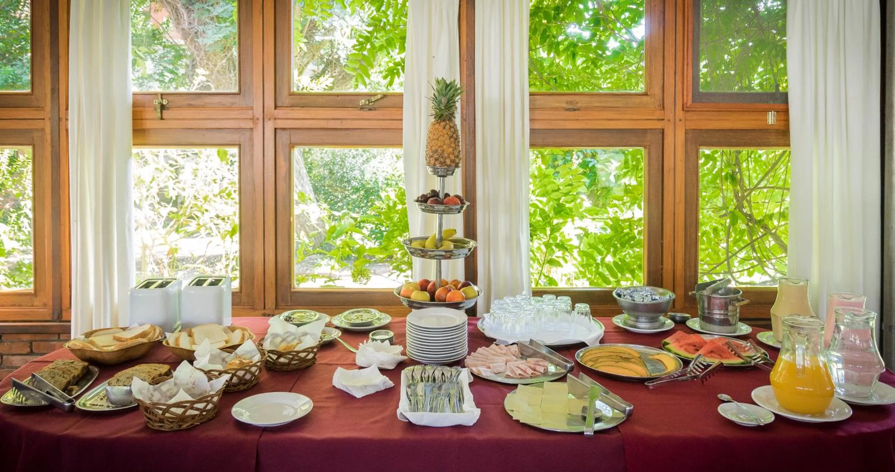 Buffet breakfast in Hosteria Del Pescador