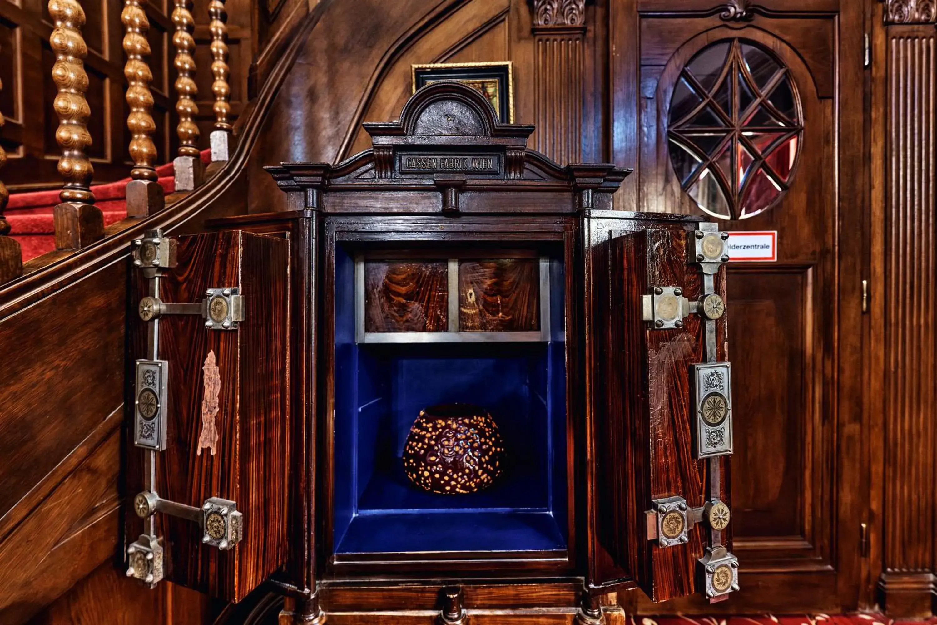 Decorative detail in Hotel Pension Baron am Schottentor Decorative detail in Hotel Pension Baron am Schottentor