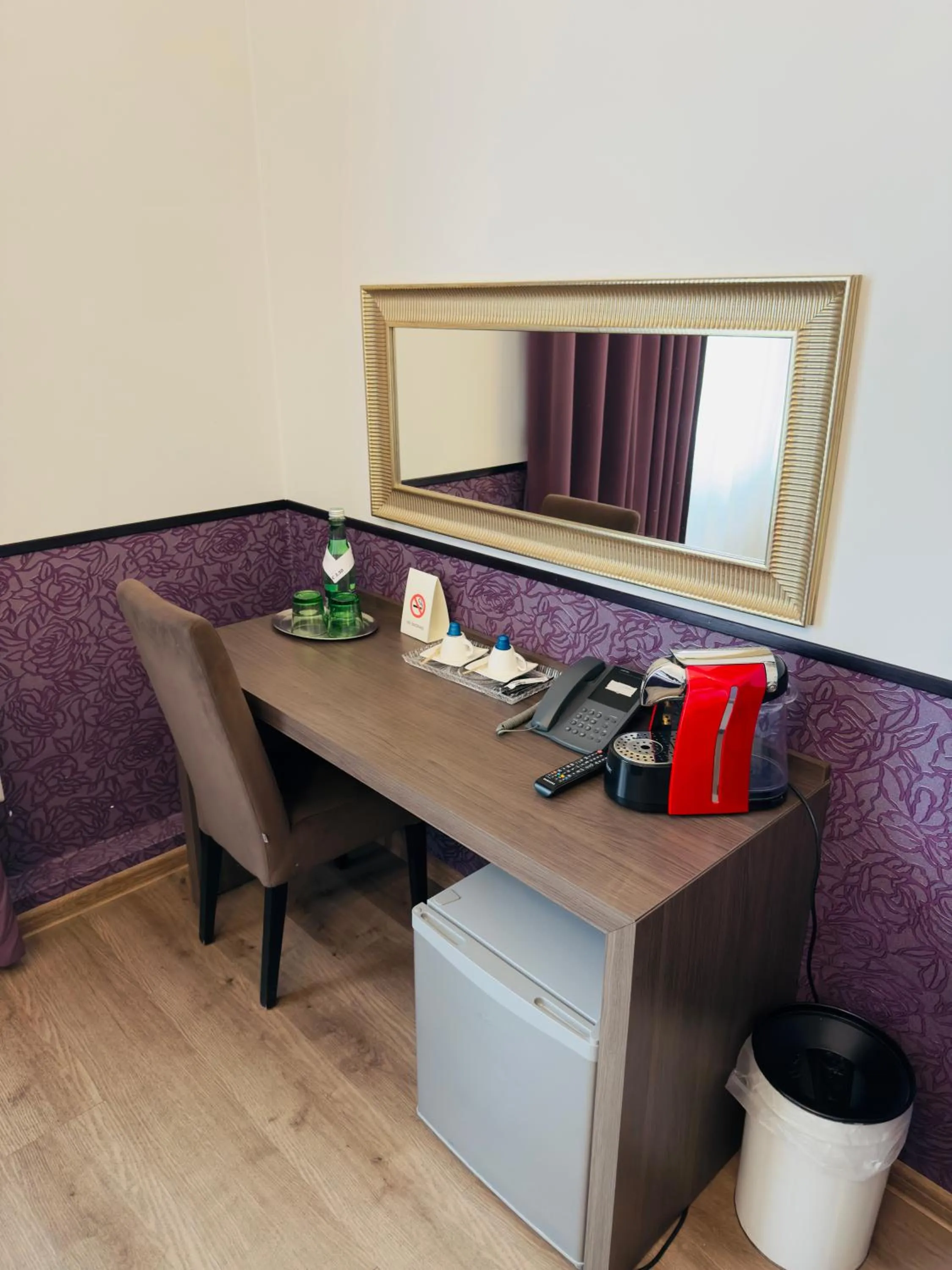 Photo of the whole room in Hotel Pension Baron am Schottentor