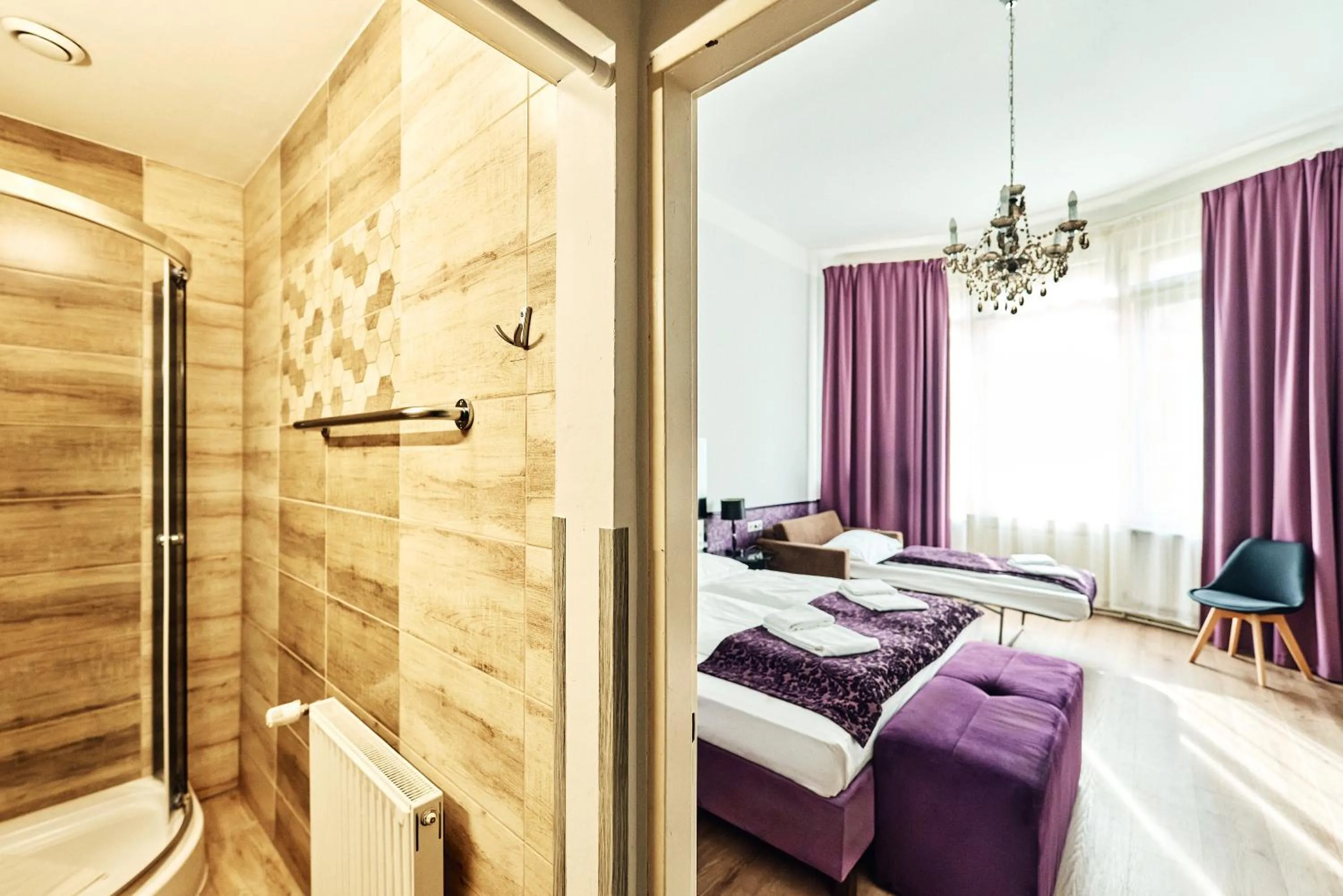 Photo of the whole room, Bed in Hotel Pension Baron am Schottentor