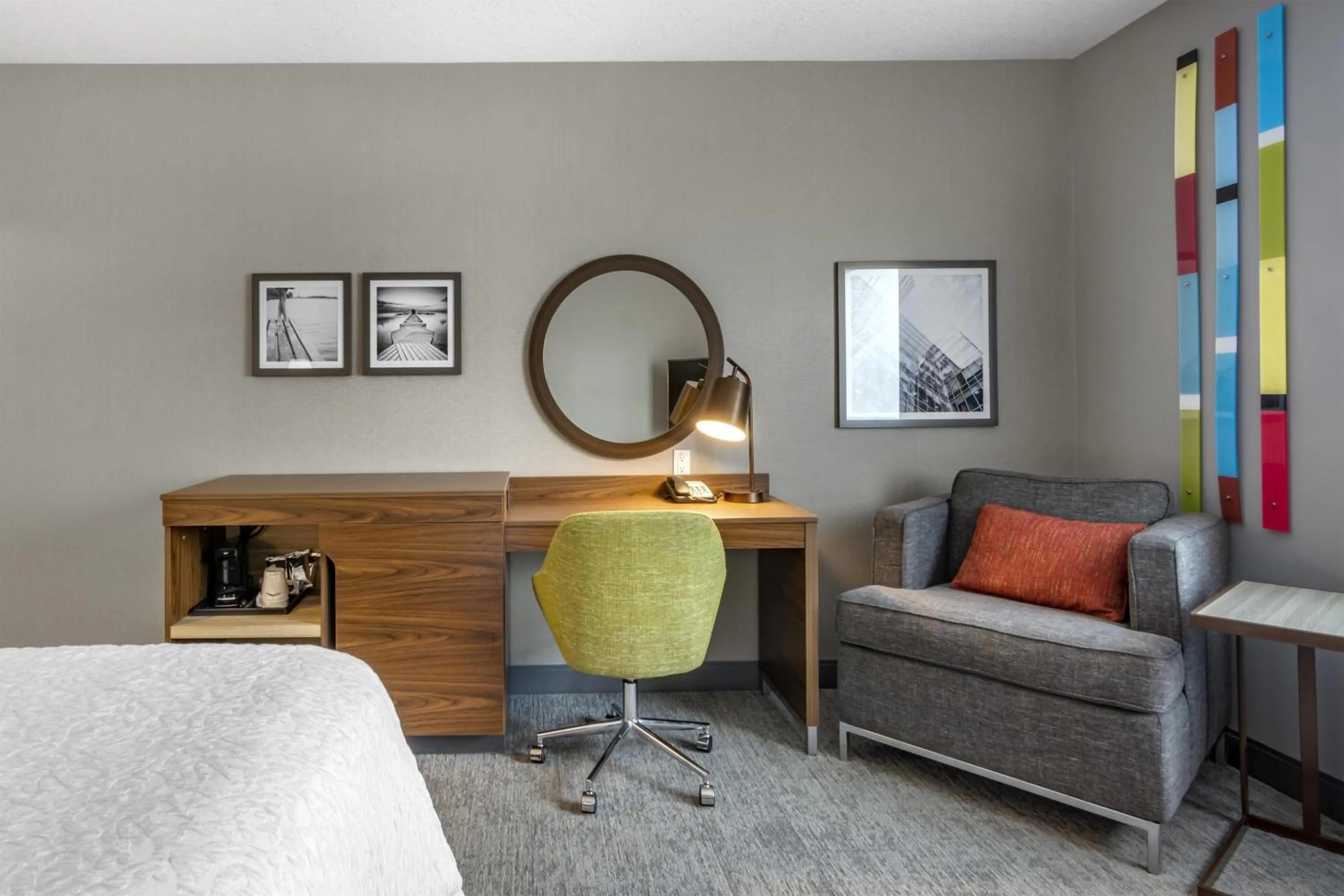 Bed in Hampton Inn & Suites Edmonton/West