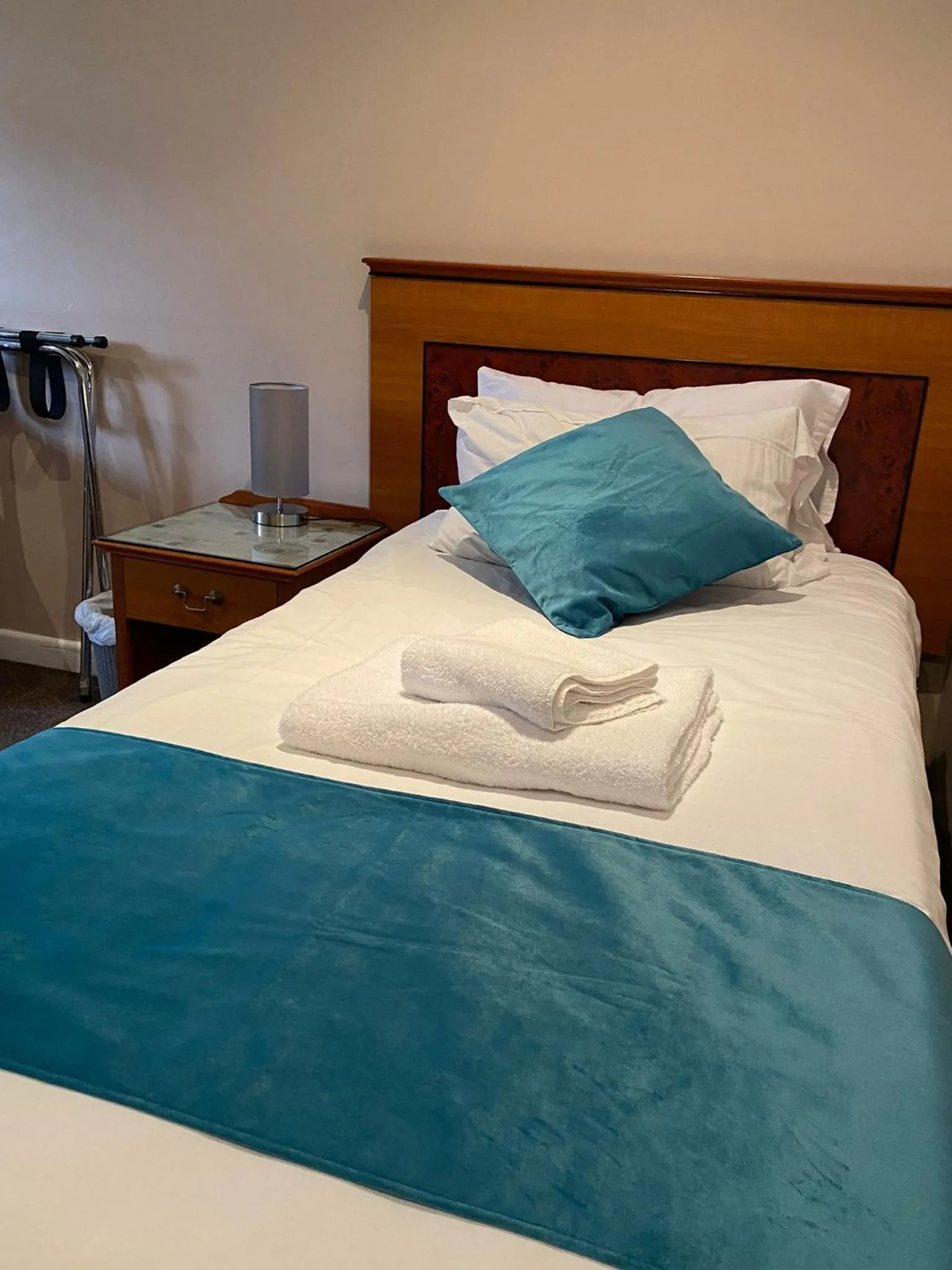 Bed in The Whistle and Flute