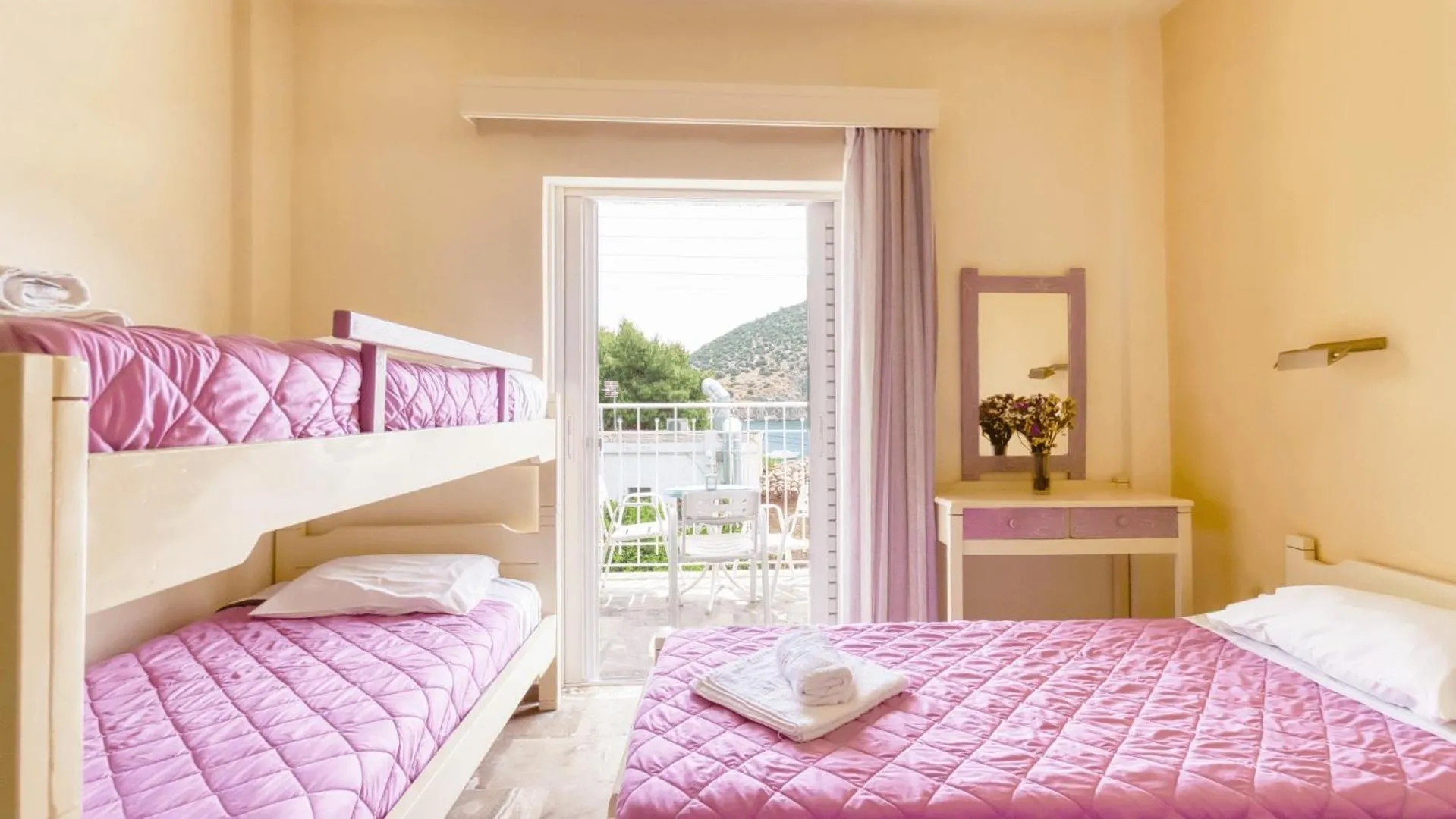 Akrotopi Apartments & Studios