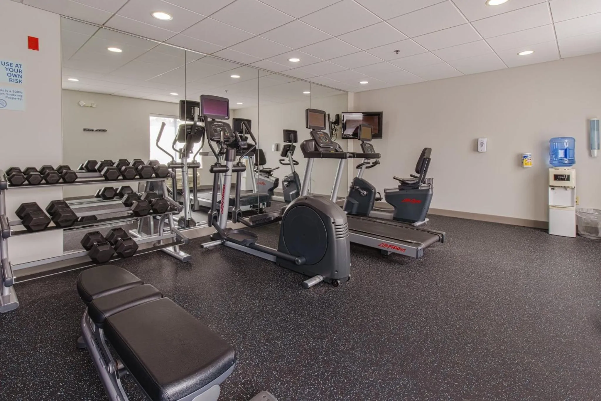 Fitness centre/facilities in Holiday Inn Express Hartford-Newington by IHG