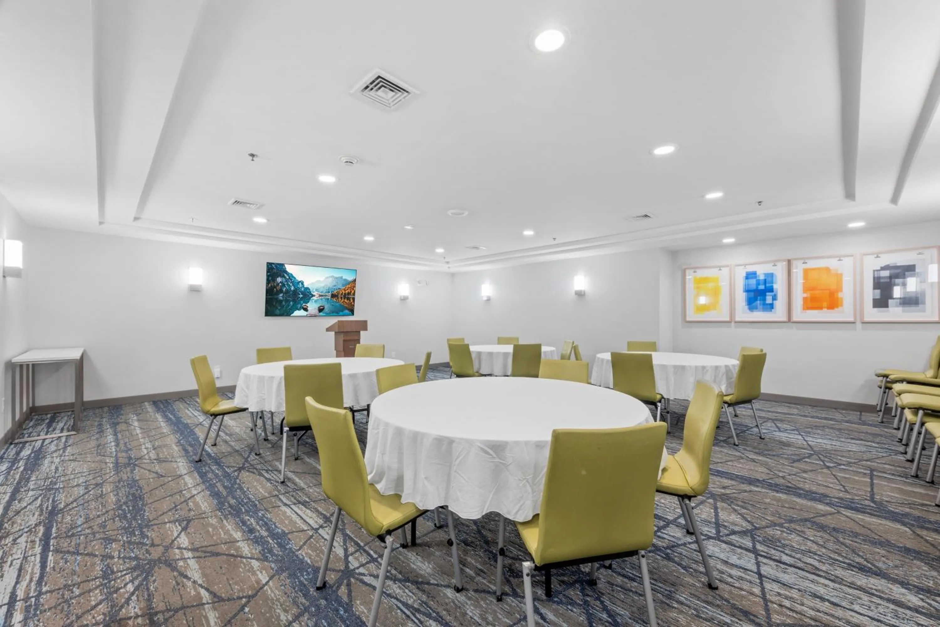 Meeting/conference room in Holiday Inn Express Hartford-Newington by IHG