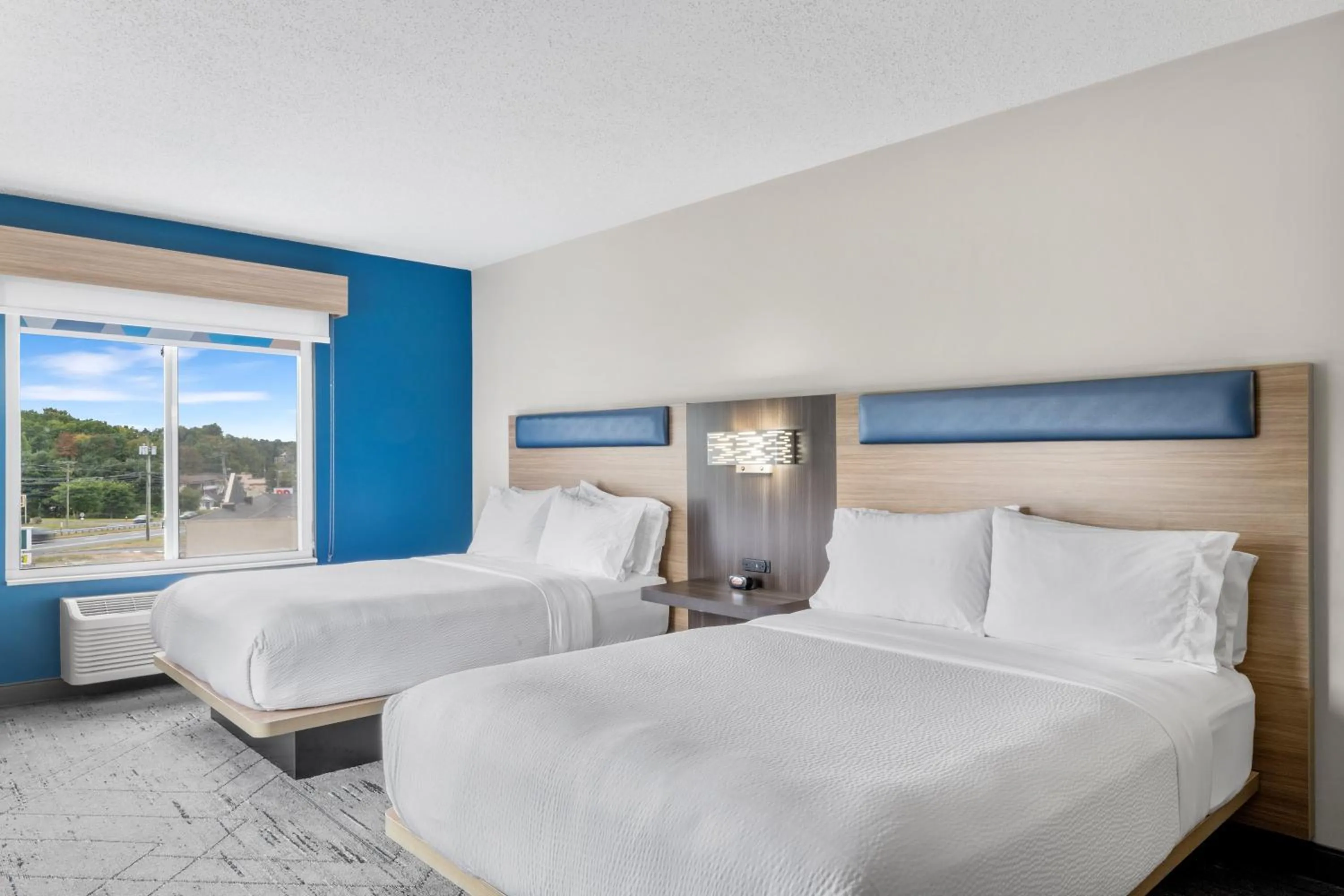 Photo of the whole room, Bed in Holiday Inn Express Hartford-Newington by IHG