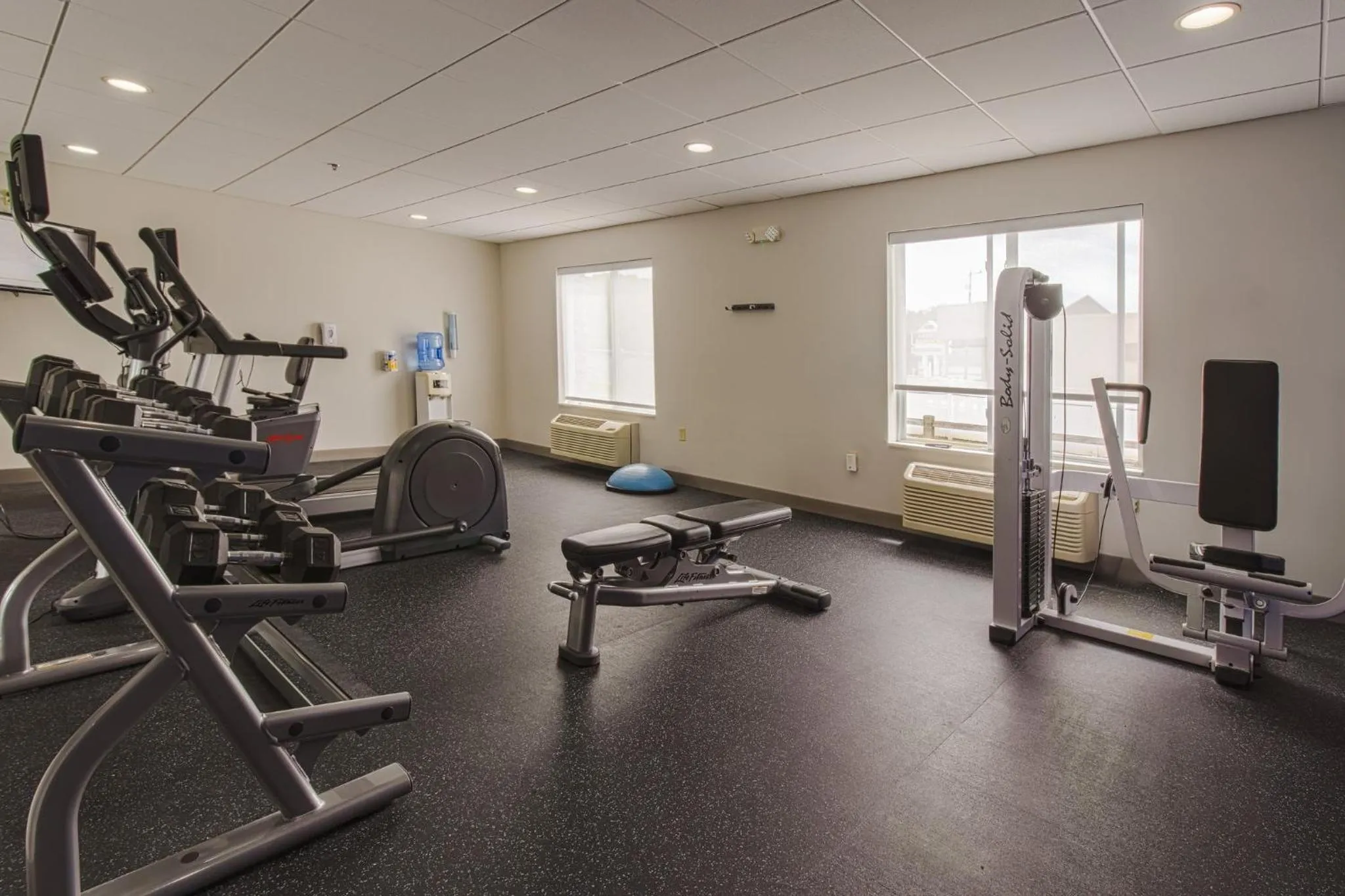Fitness centre/facilities in Holiday Inn Express Hartford-Newington by IHG