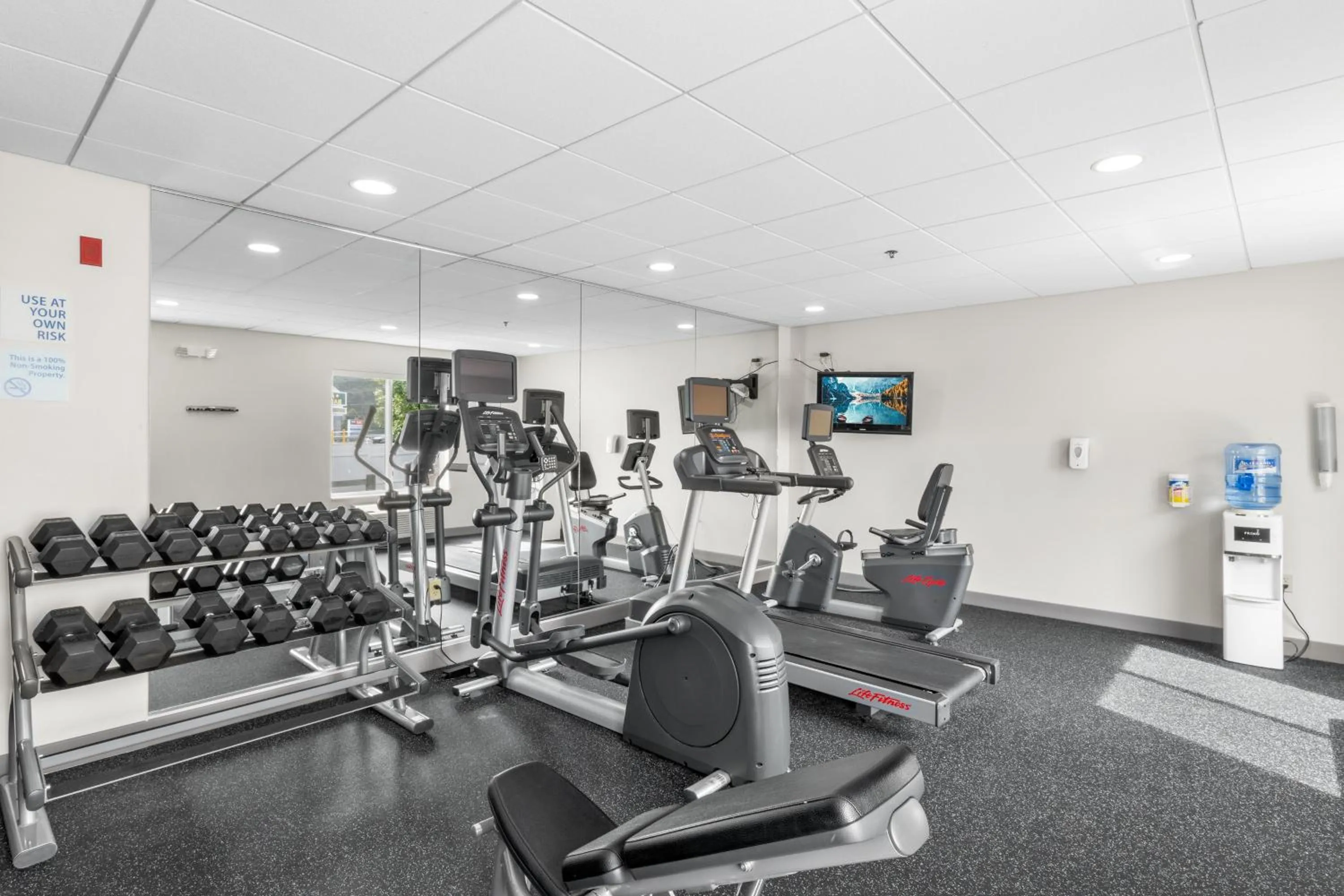 Fitness centre/facilities in Holiday Inn Express Hartford-Newington by IHG