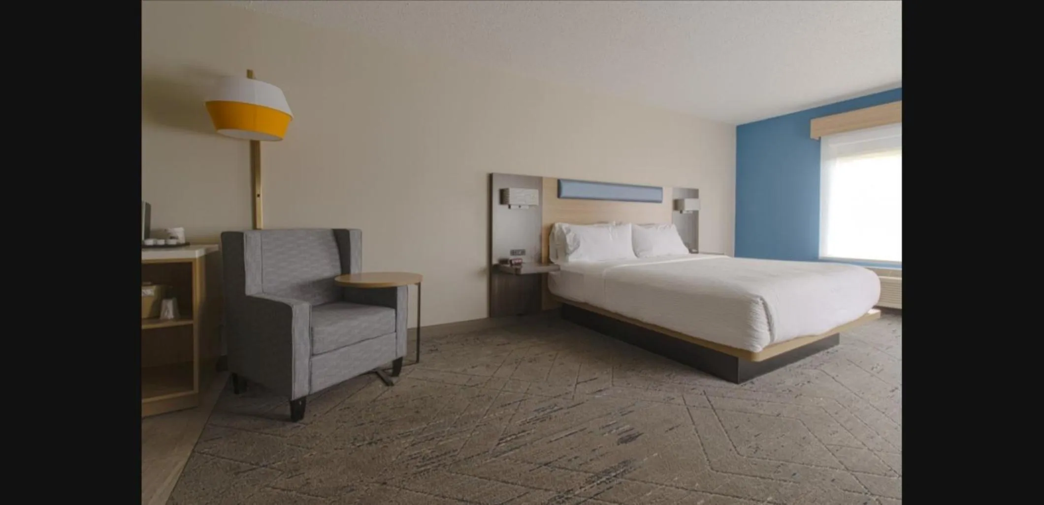 Photo of the whole room, Bed in Holiday Inn Express Hartford-Newington by IHG
