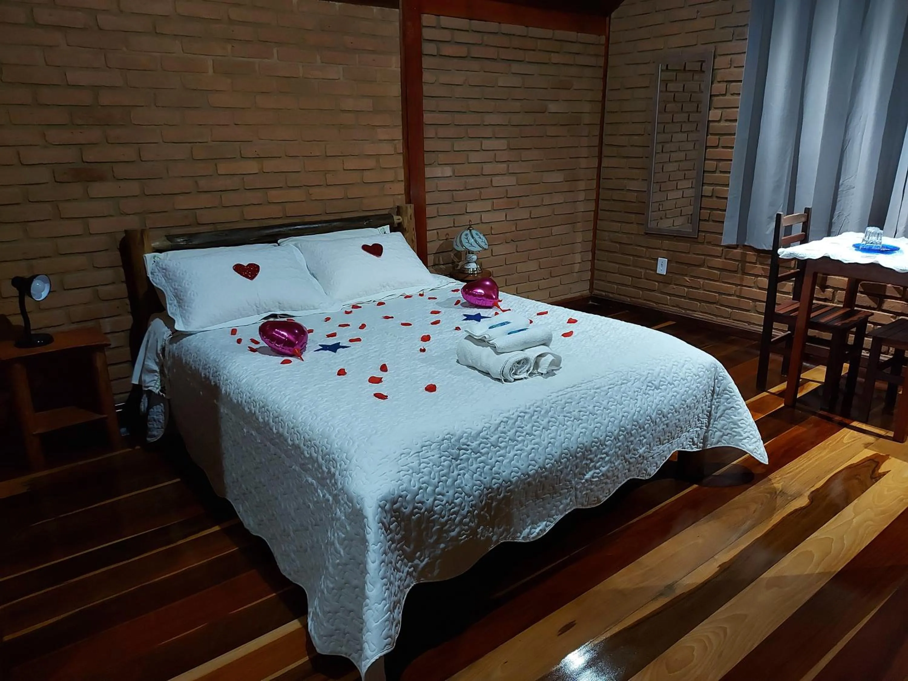 Photo of the whole room, Bed in Pousada Vista Bonita