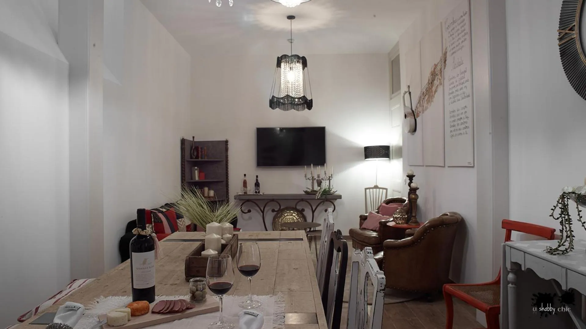 Communal lounge/ TV room in República Guest House