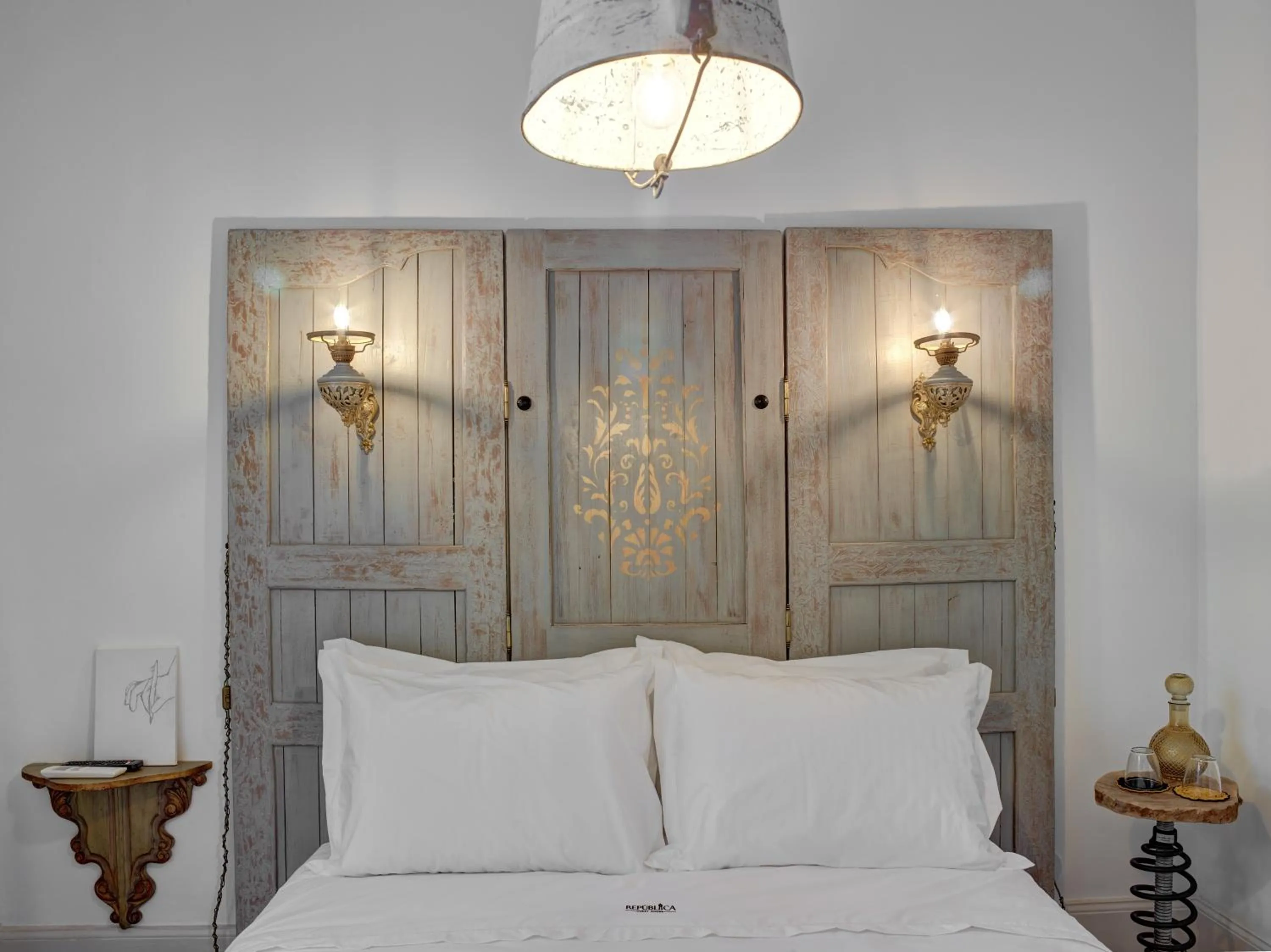 Decorative detail, Bed in República Guest House