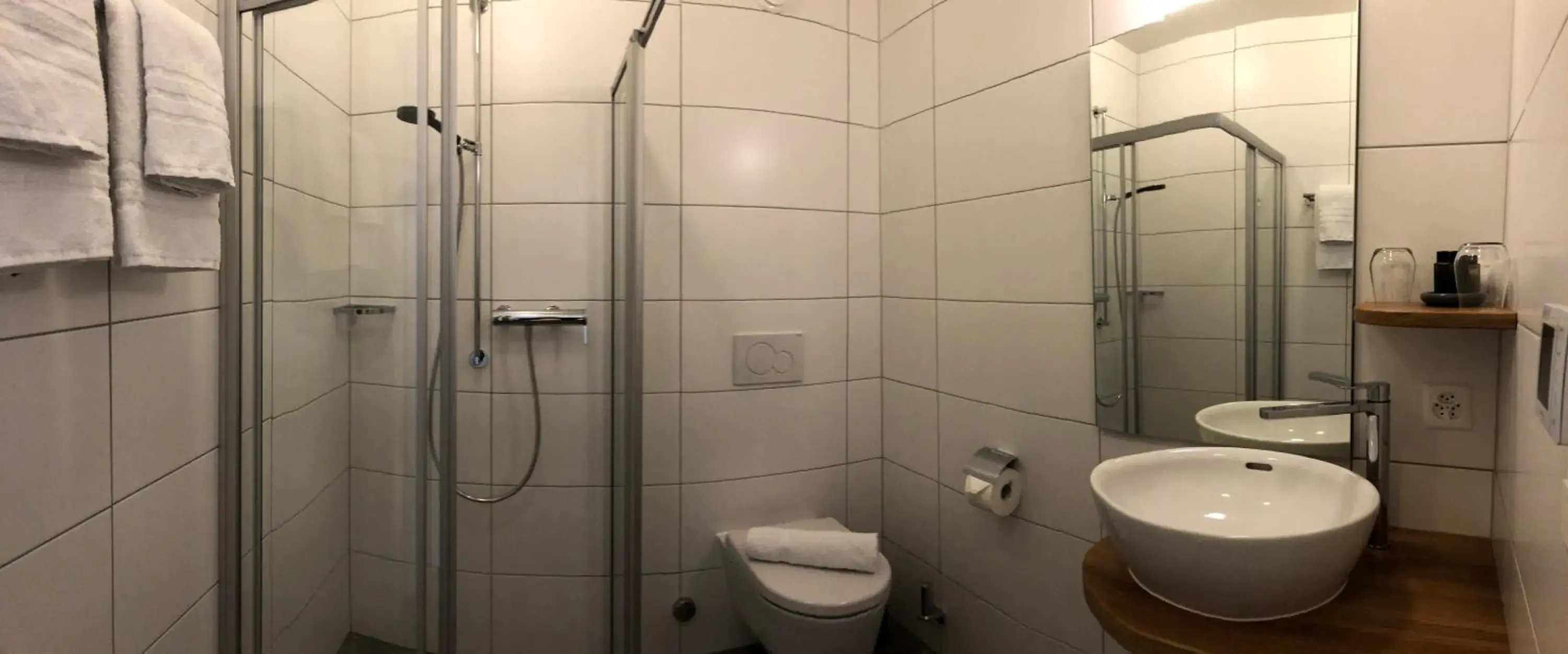 Deluxe Double or Twin Room - single occupancy in L’Auberge de Mézières Deluxe Double or Twin Room - single occupancy in L’Auberge de Mézières