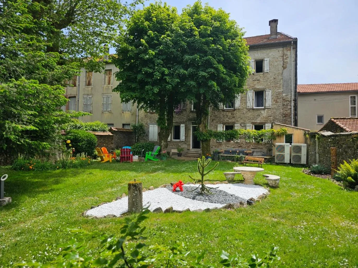 Property building in Bastide du Thoré